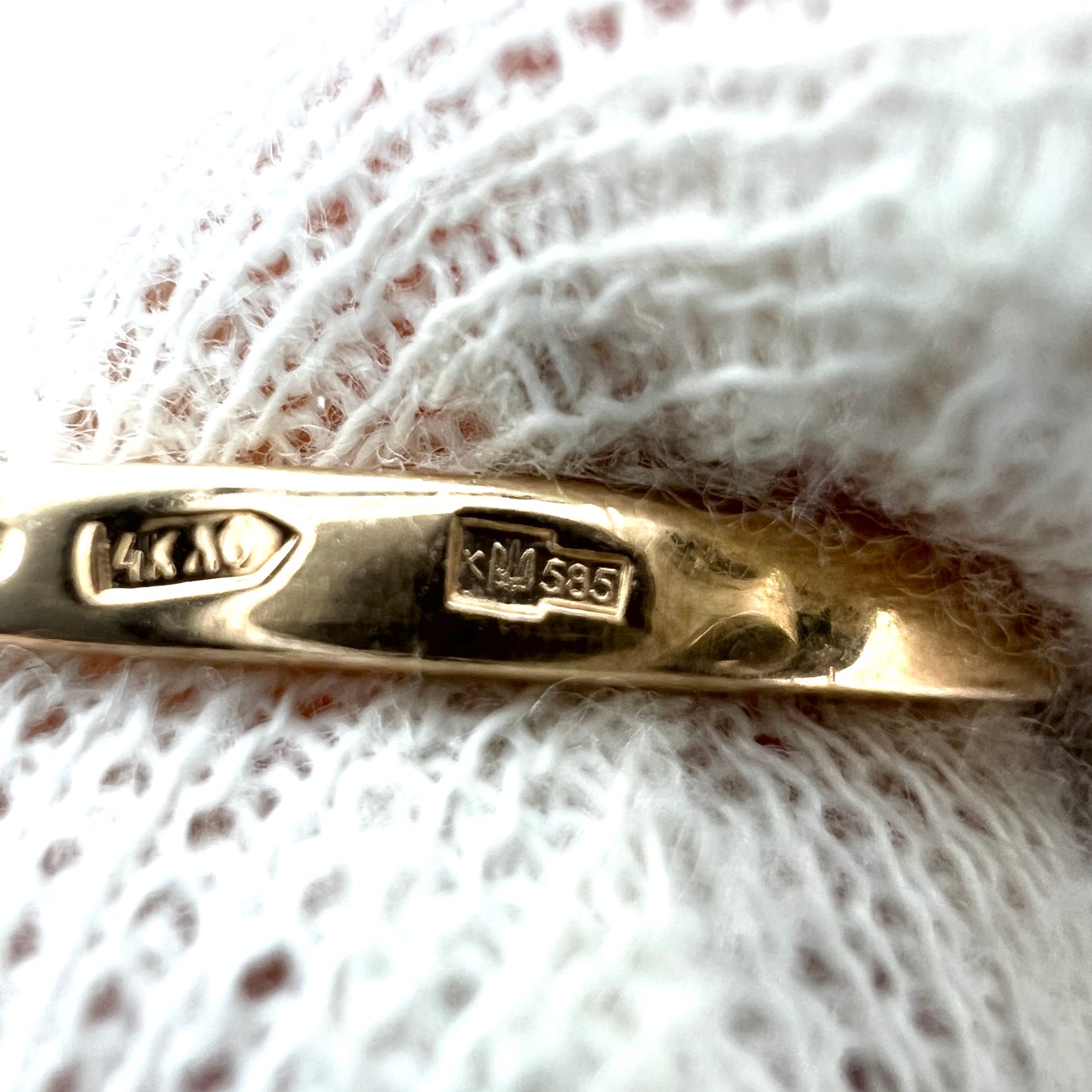 Kharkiv, Ukraine. Vintage 14k Gold CZ Ring.