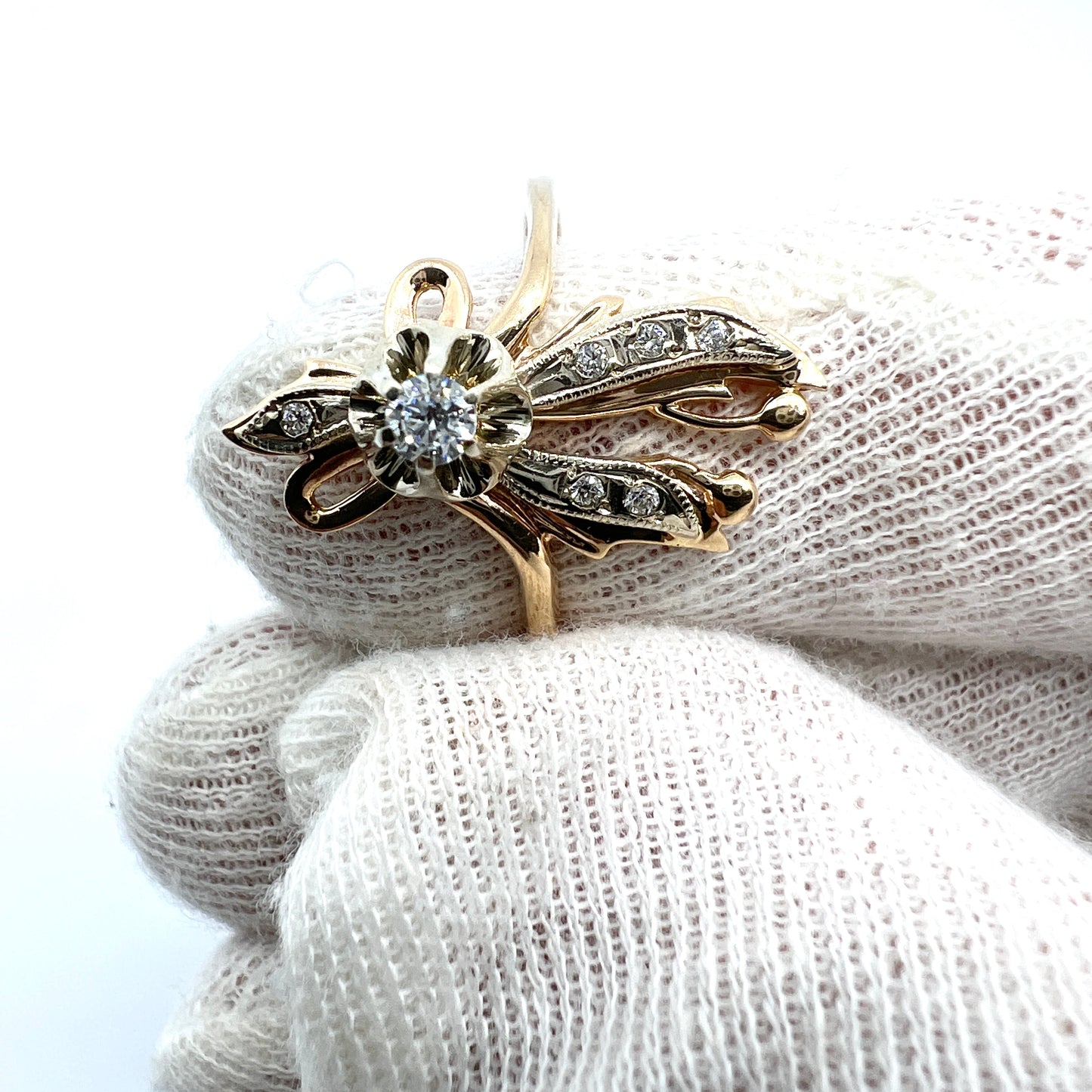 Kharkiv, Ukraine. Vintage 14k Gold CZ Ring.