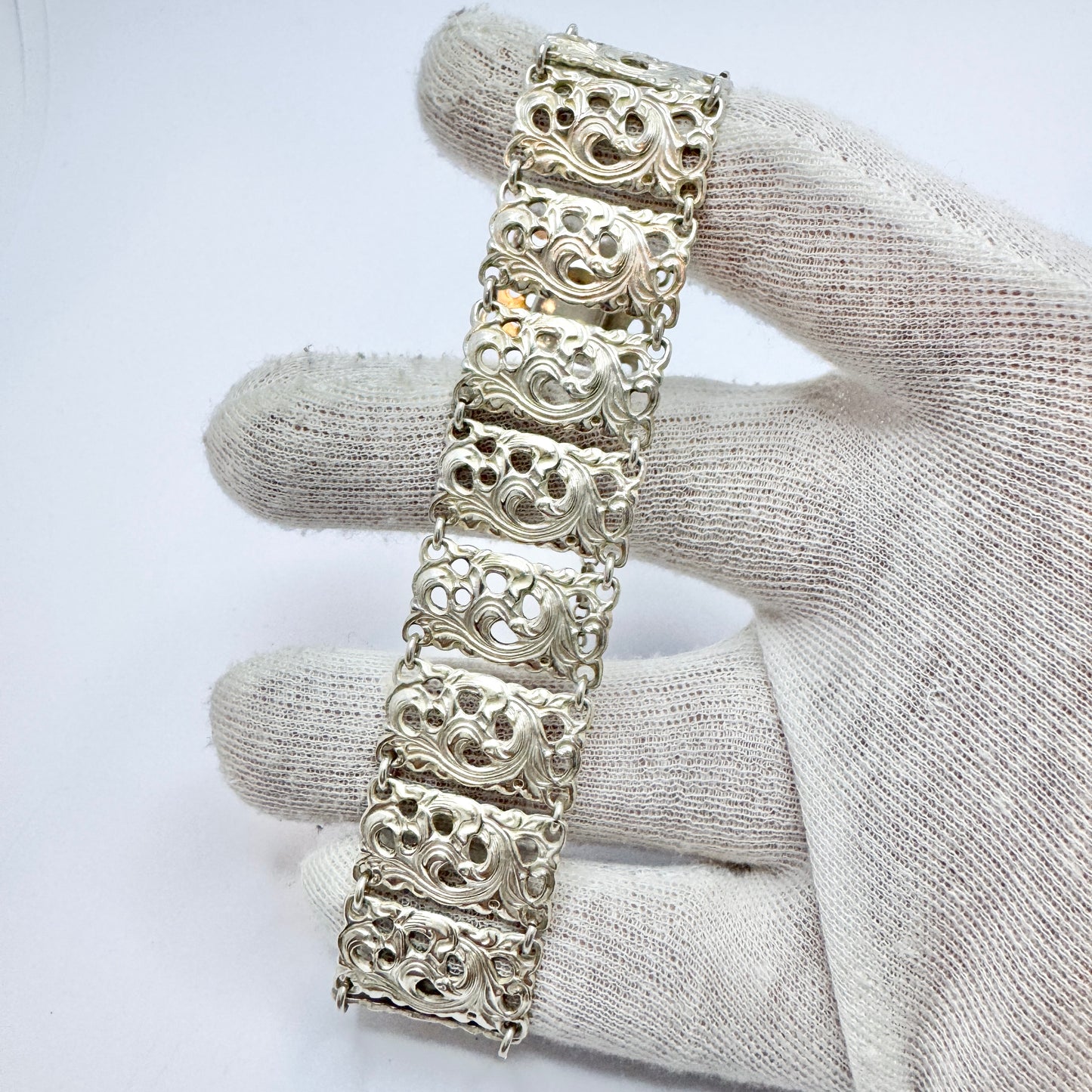 Vintage 1940-50s. Solid Silver Openwork Panel Bracelet.