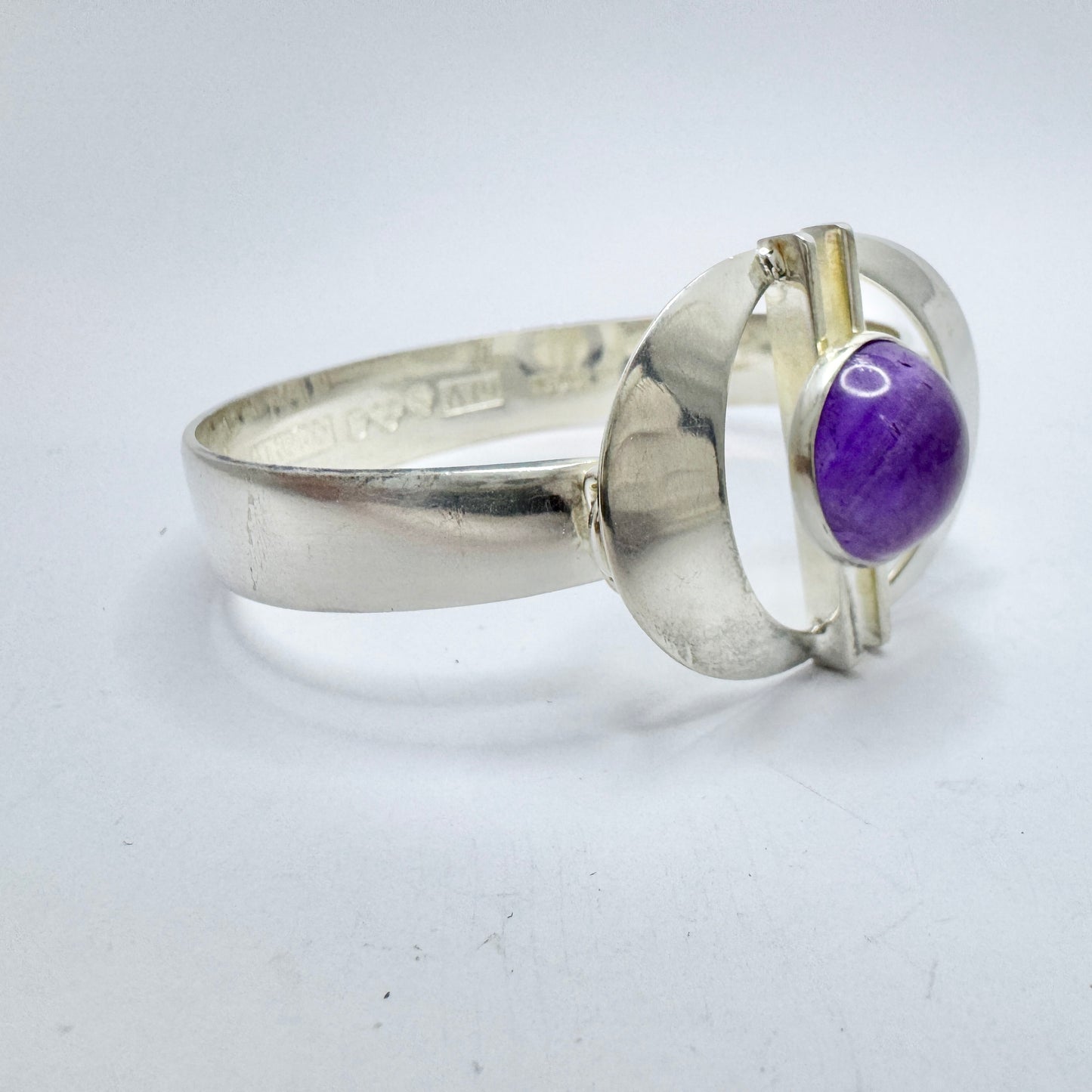 Per Dåvik for Alton, Sweden 1975, Vintage Sterling Silver Amethyst Hinged Bangle Bracelet.