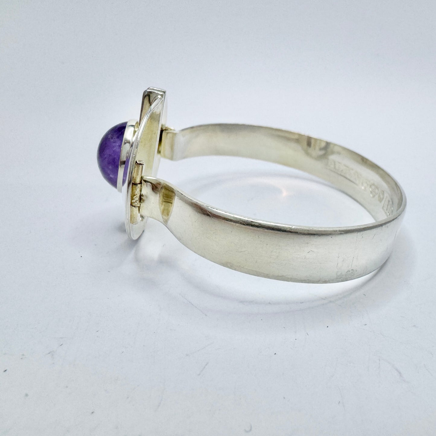 Per Dåvik for Alton, Sweden 1975, Vintage Sterling Silver Amethyst Hinged Bangle Bracelet.