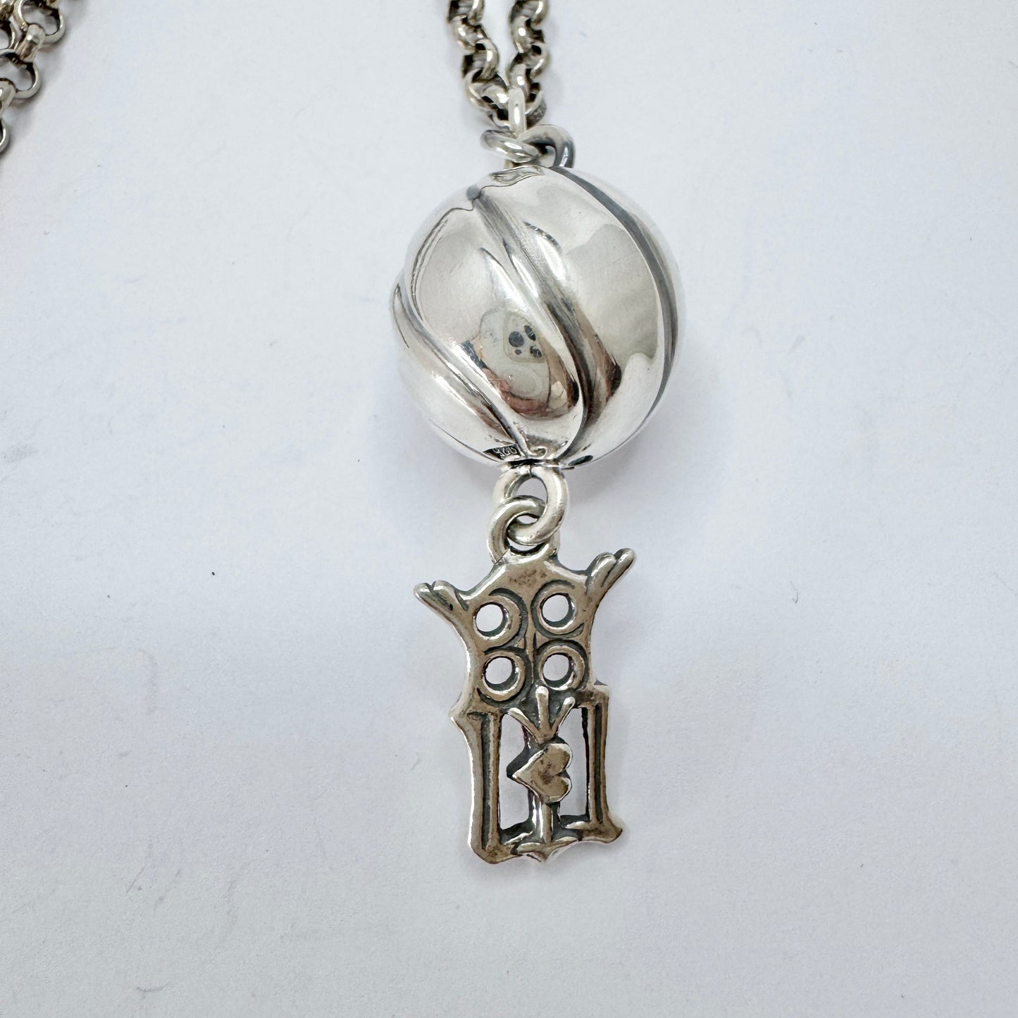 Kalevala Koru, Finland. Vintage Sterling Silver Pendant Necklace.