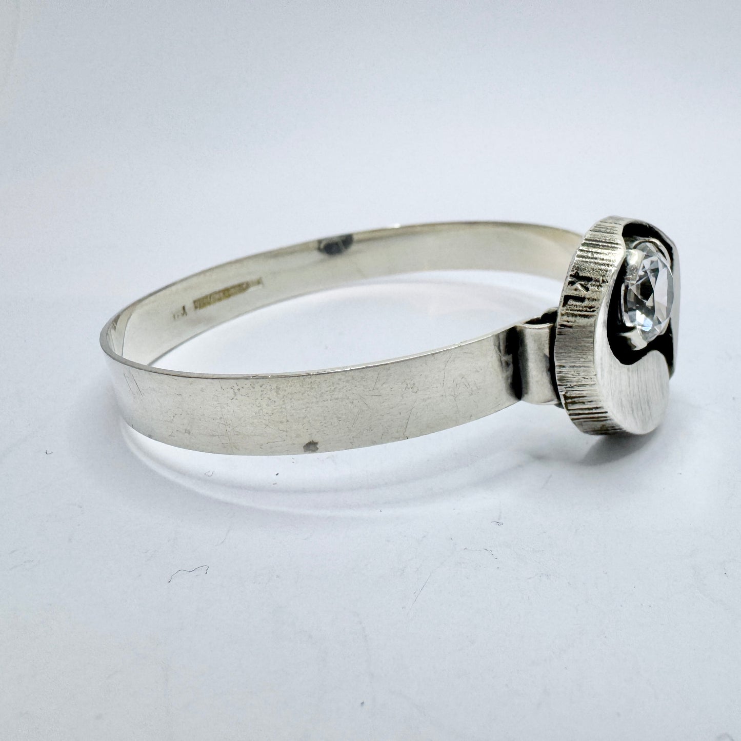 Karl Laine for Sten & Laine, Finland 1975. Vintage Sterling Silver Rock Crystal Hinged Bangle Bracelet.
