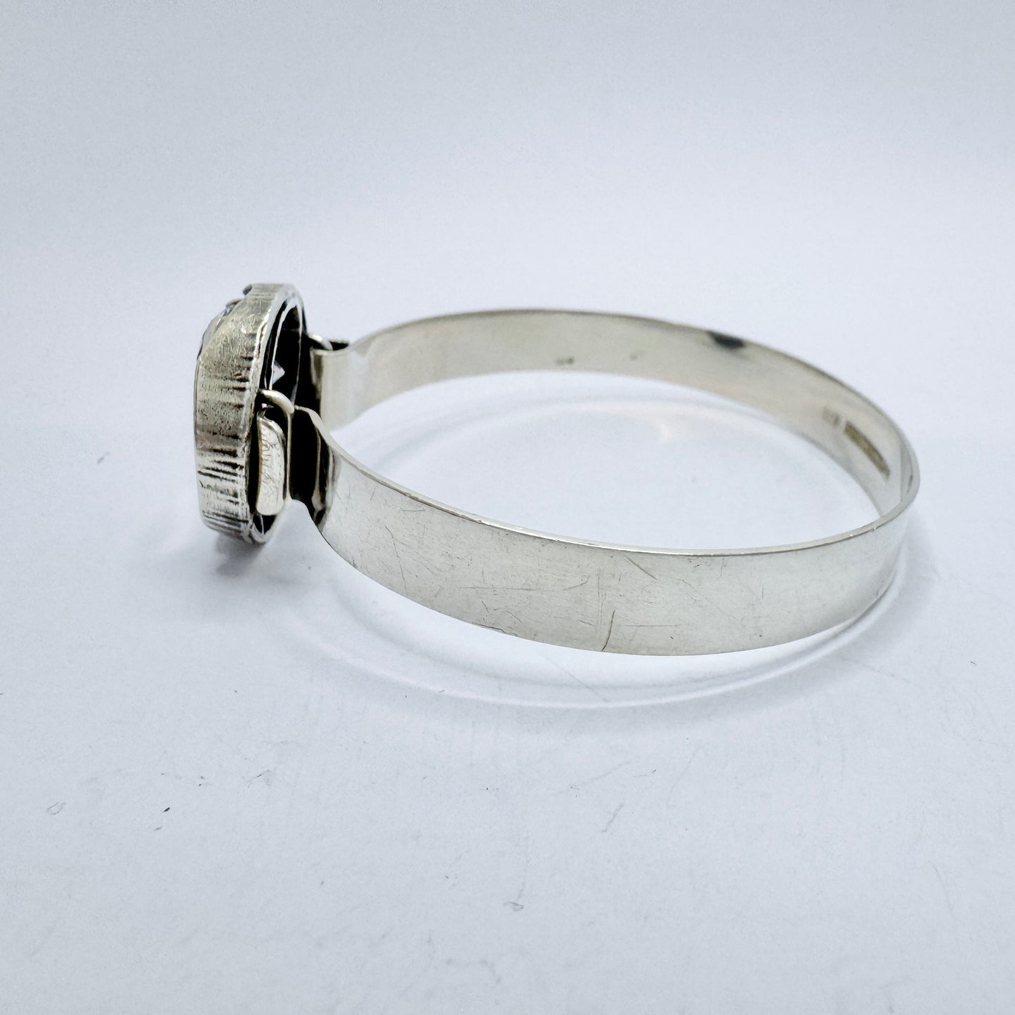 Karl Laine for Sten & Laine, Finland 1975. Vintage Sterling Silver Rock Crystal Hinged Bangle Bracelet.