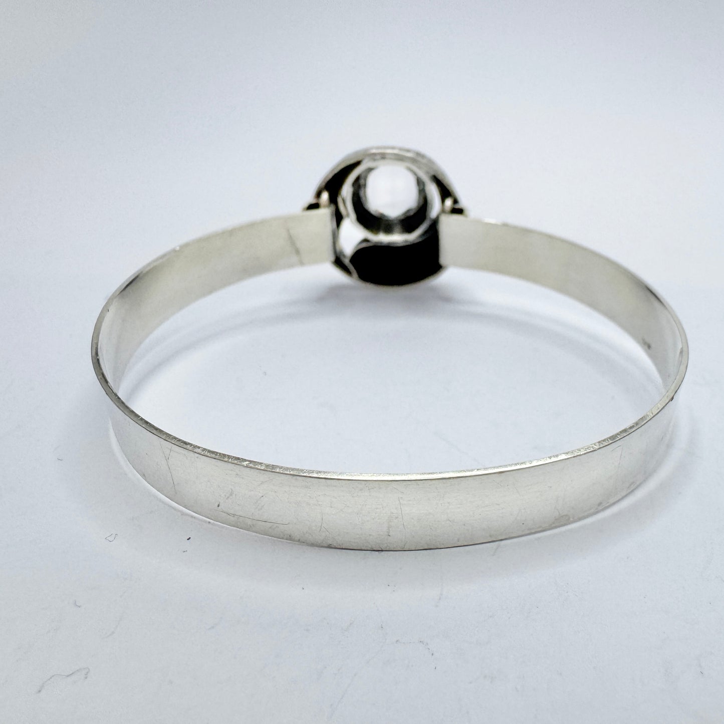 Karl Laine for Sten & Laine, Finland 1975. Vintage Sterling Silver Rock Crystal Hinged Bangle Bracelet.