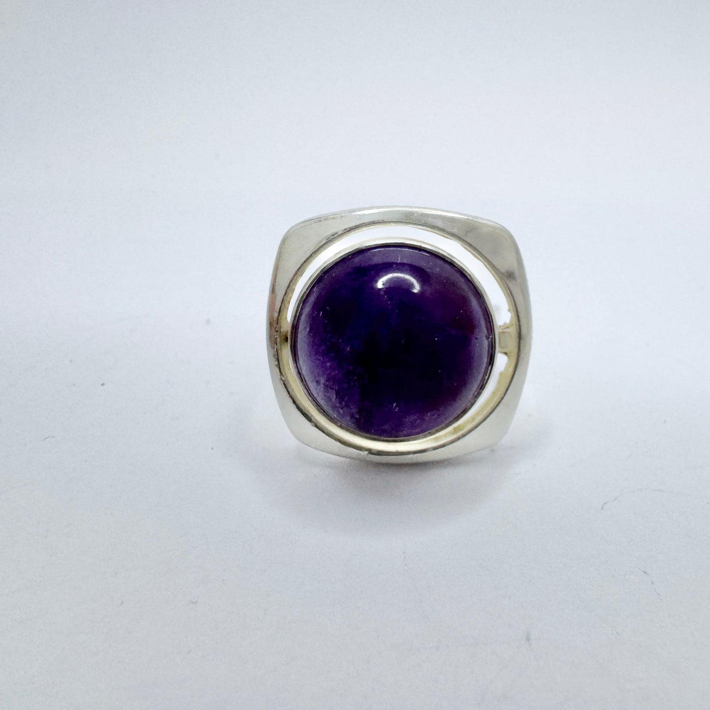 K-E Palmberg for Alton, Sweden 1975. Vintage Sterling Silver Amethyst Ring. Signed.