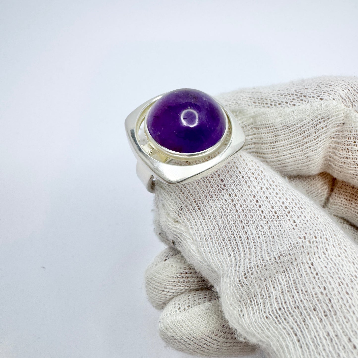 K-E Palmberg for Alton, Sweden 1975. Vintage Sterling Silver Amethyst Ring. Signed.