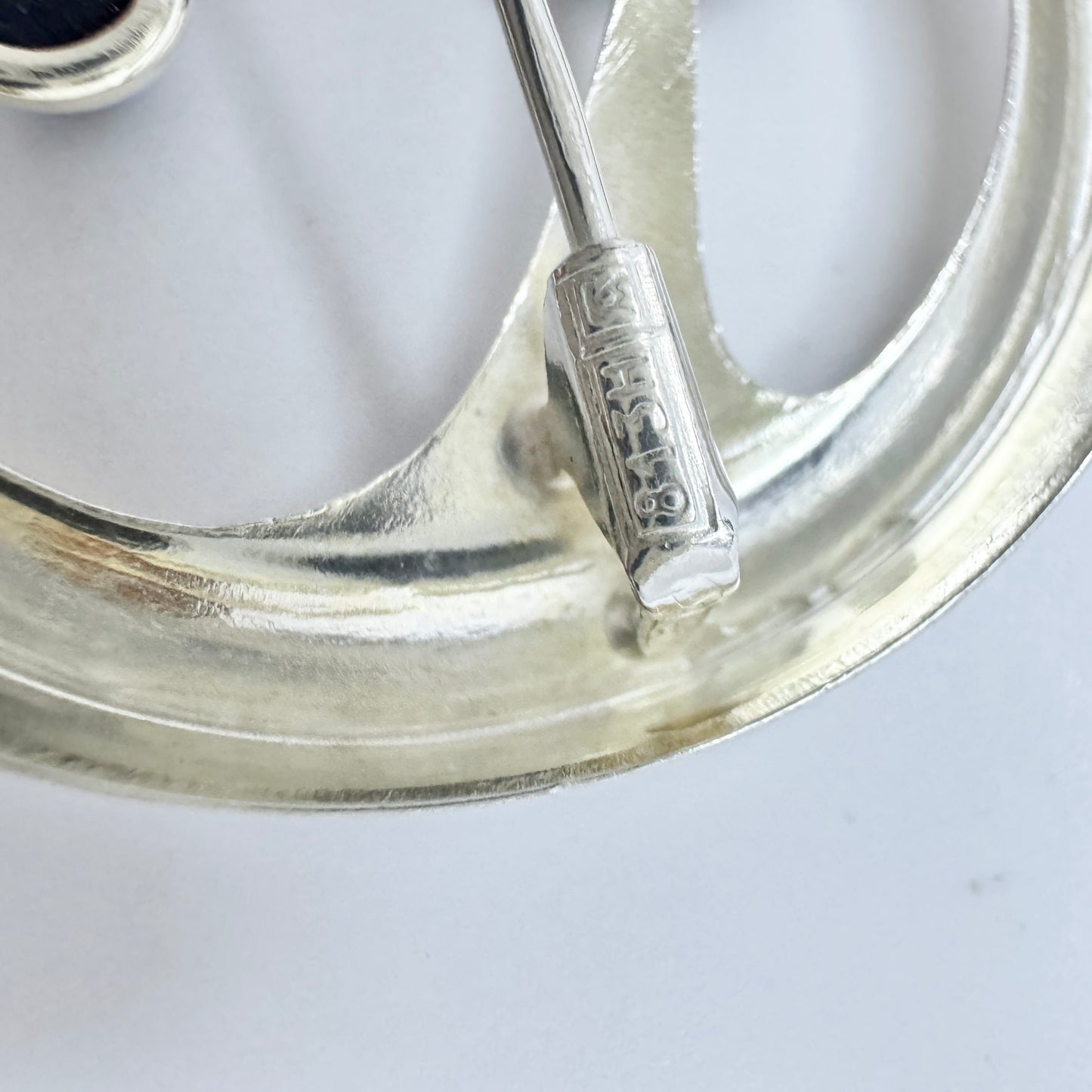 Turun Hopea, Finland ca 1960. Vintage Solid Silver Black Aventurine Brooch.