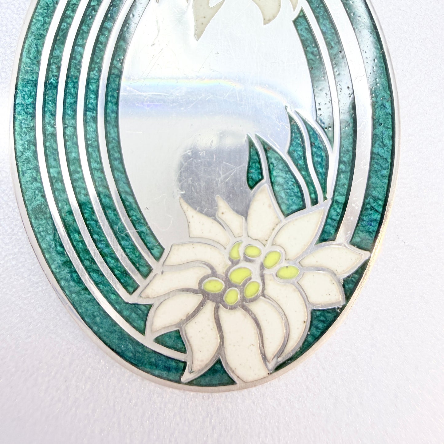 Franklin Mint, Birmingham 1977. Vintage Sterling Silver Enamel Edelweiss Pendant Necklace.