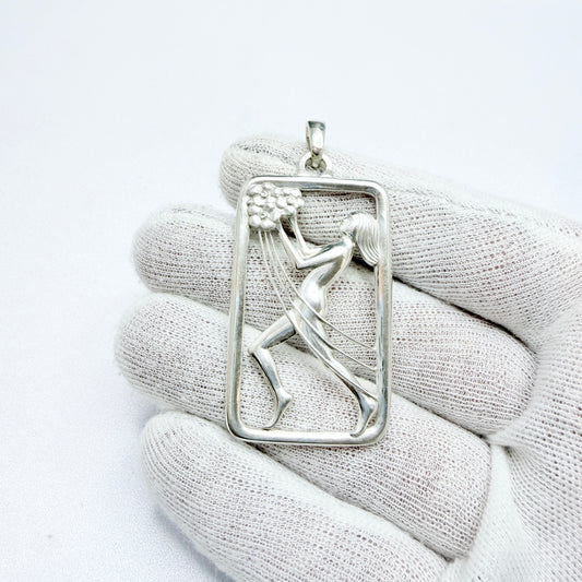 G Dahlgren, Sweden 1947. Vintage Swedish Modern Sterling Silver Pendant.