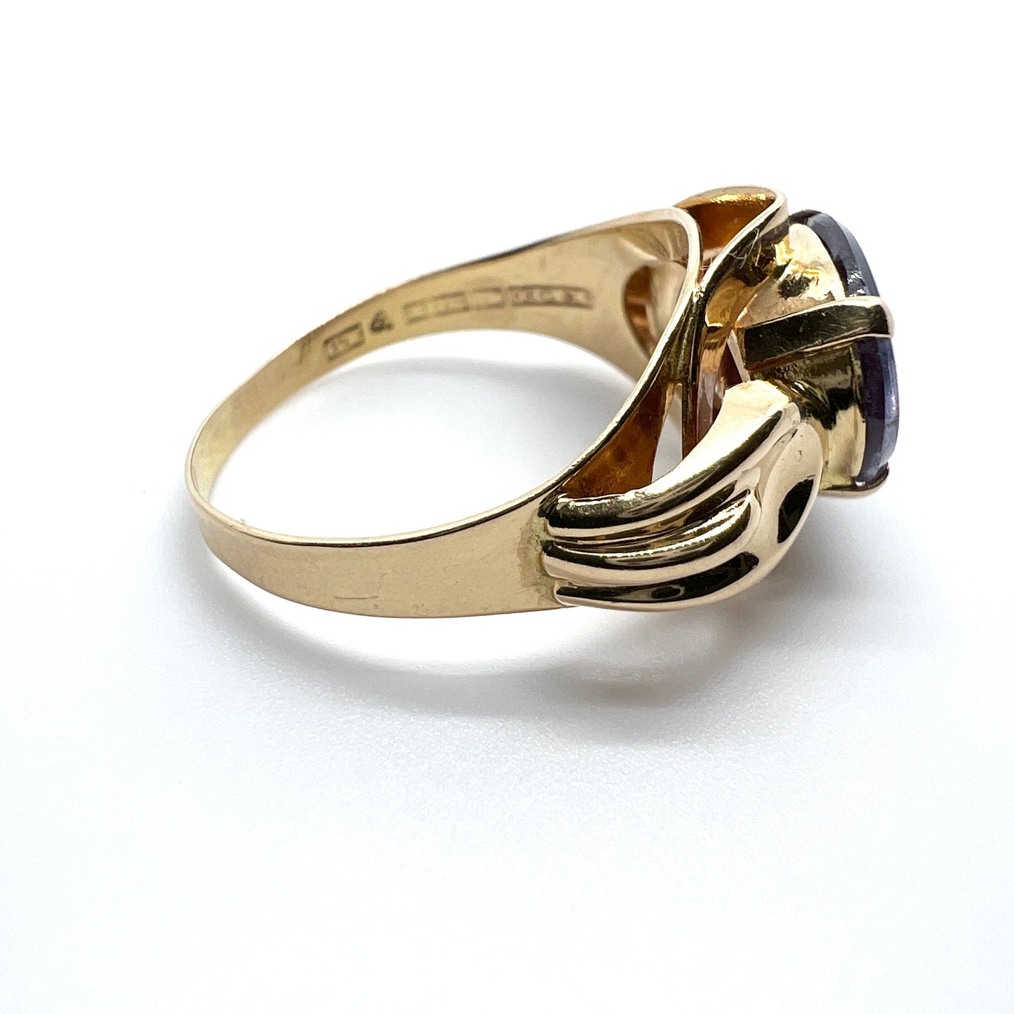 Ceson, Sweden year 1960. Vintage 18k Gold Synthetic Sapphire Ring.