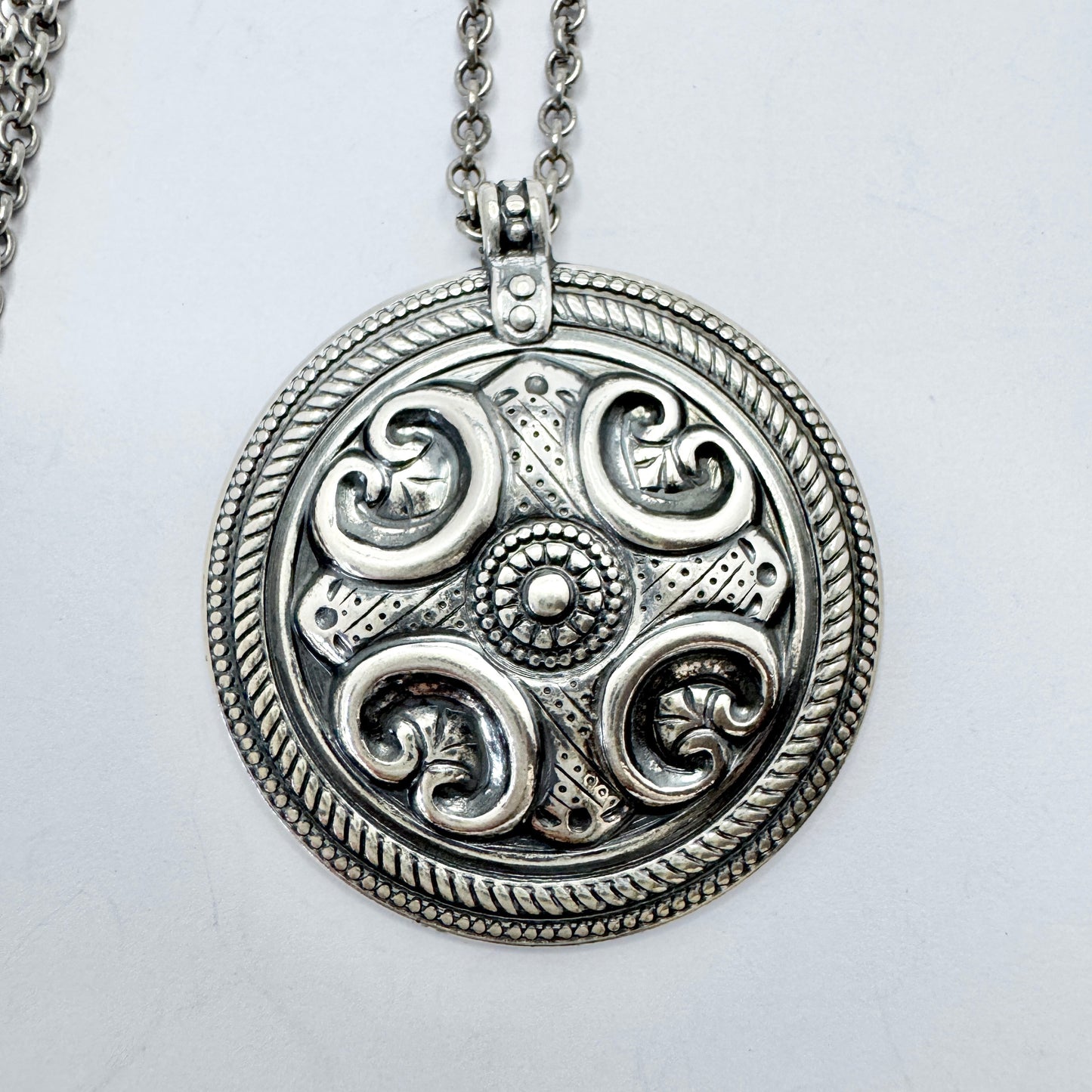 Kalevala Koru, Finland 1996. Vintage Sterling Silver Pendant Necklace.