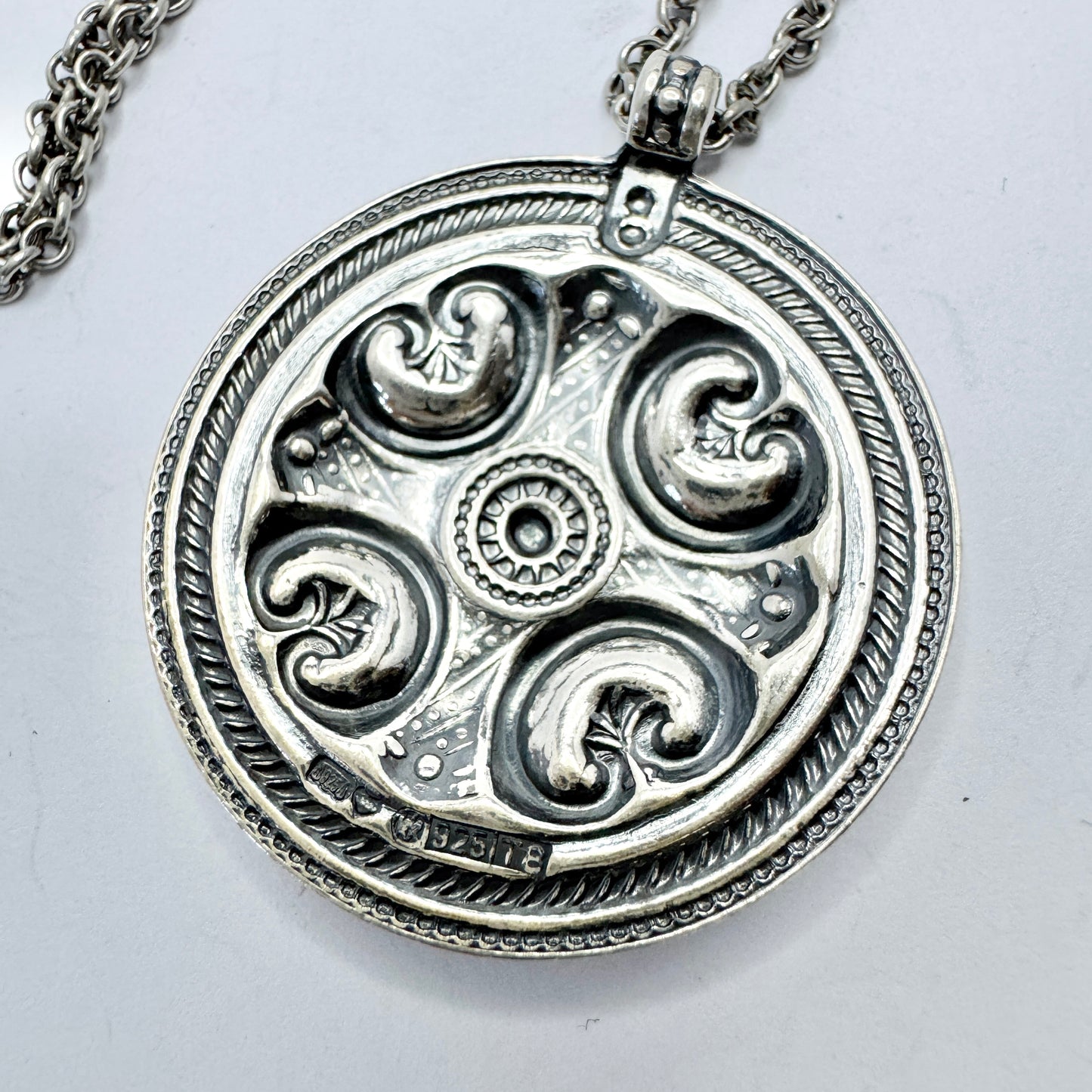 Kalevala Koru, Finland 1996. Vintage Sterling Silver Pendant Necklace.