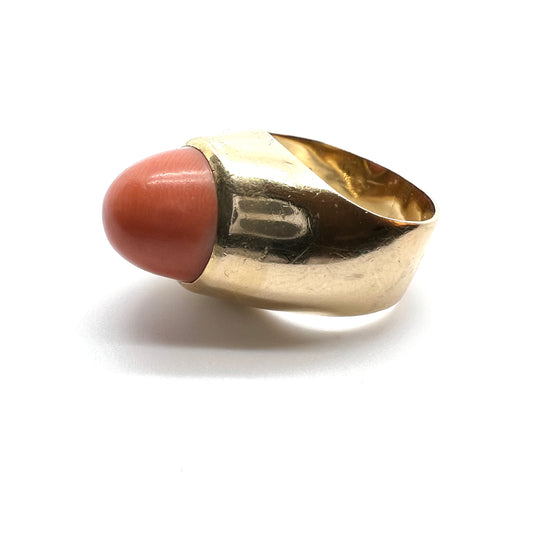 Vintage 1960s 14k Gold Coral Pinky Ring.