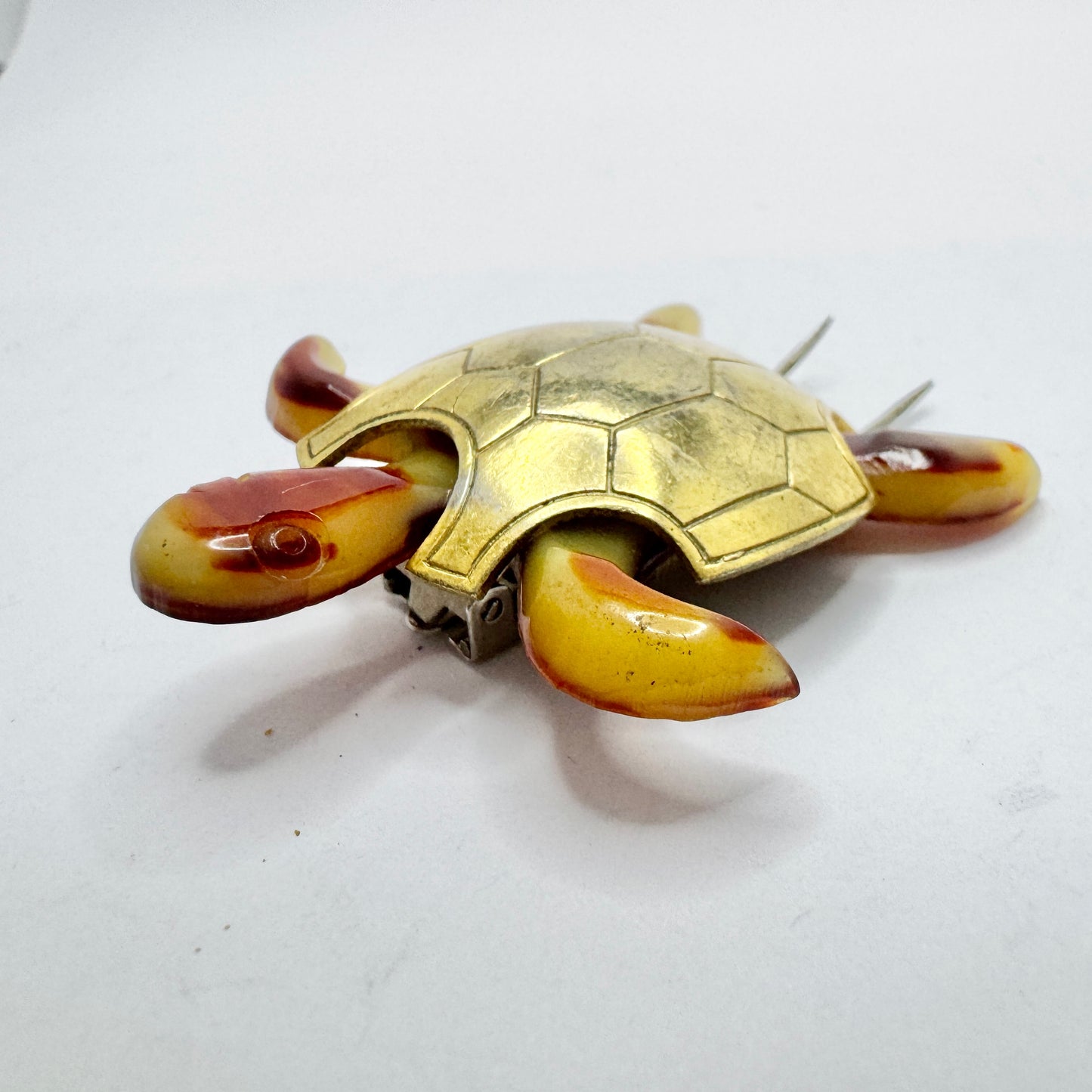 France ca 1940-50s. Vintage Costume Jewelry Turtle Fur Clip Brooch.