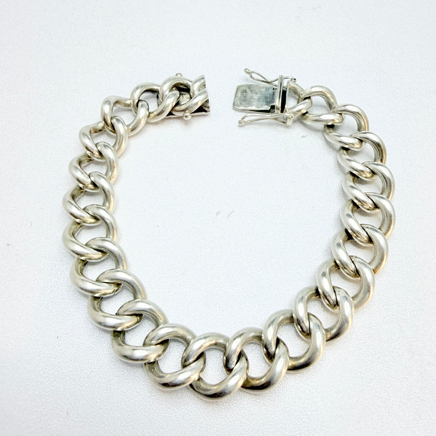 Guldvaruhuset, Sweden 1949. Vintage Chunky 71gram Sterling Silver Bracelet.