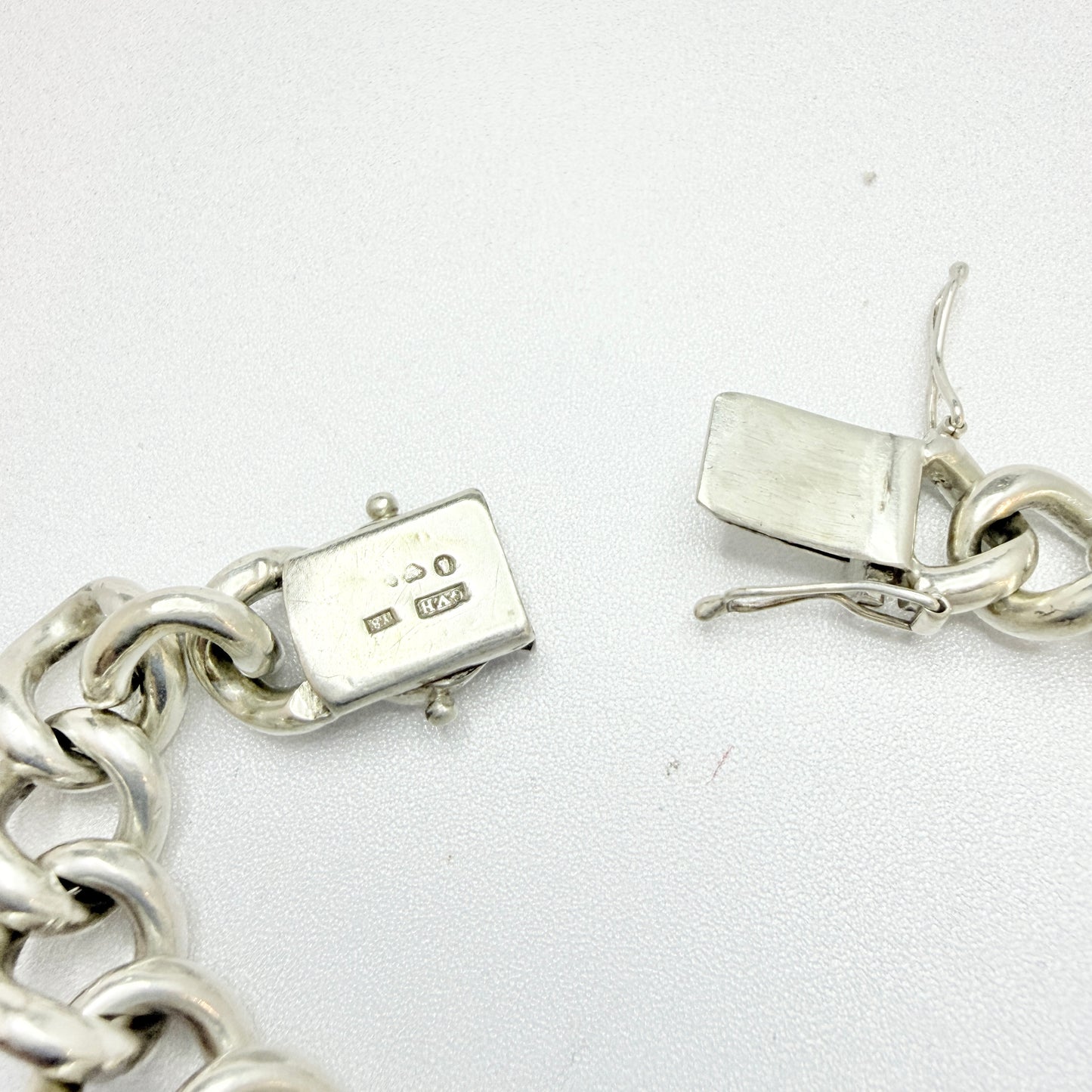 Guldvaruhuset, Sweden 1949. Vintage Chunky 71gram Sterling Silver Bracelet.