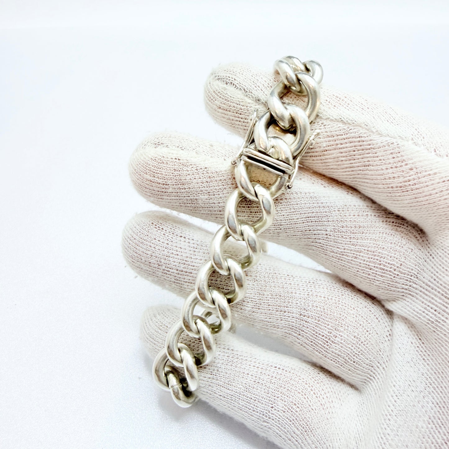 Guldvaruhuset, Sweden 1949. Vintage Chunky 71gram Sterling Silver Bracelet.