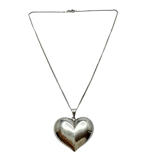 Victor Janson, Sweden 1974. Vintage Sterling Silver Heart Pendant Necklace.