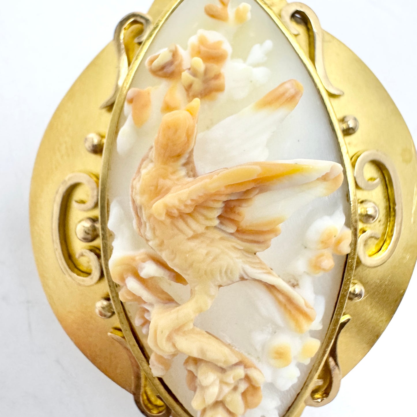 Antique Victorian 18k Gold Bird Cameo Brooch.