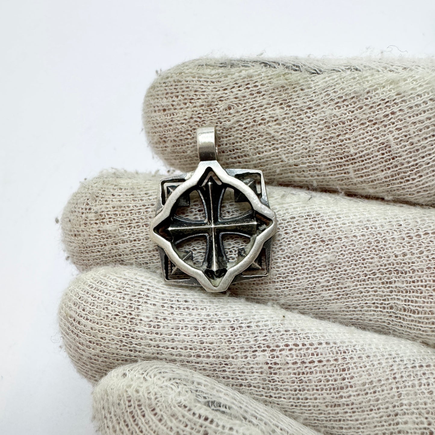 LU, Finland. Vintage Sterling Silver Cross Pendant.
