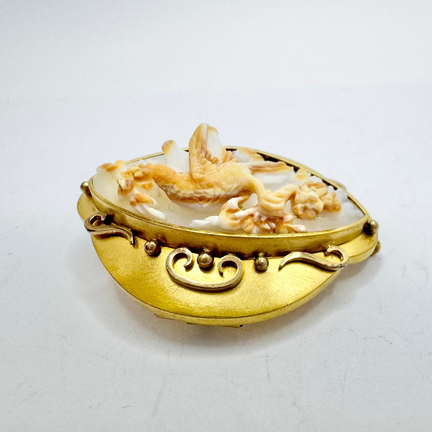 Antique Victorian 18k Gold Bird Cameo Brooch.