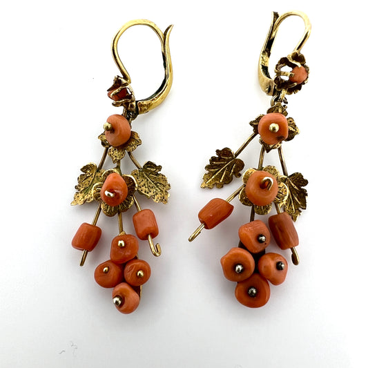 Vintage c 1950s. Gold Gilt Silver Coral Earrings.