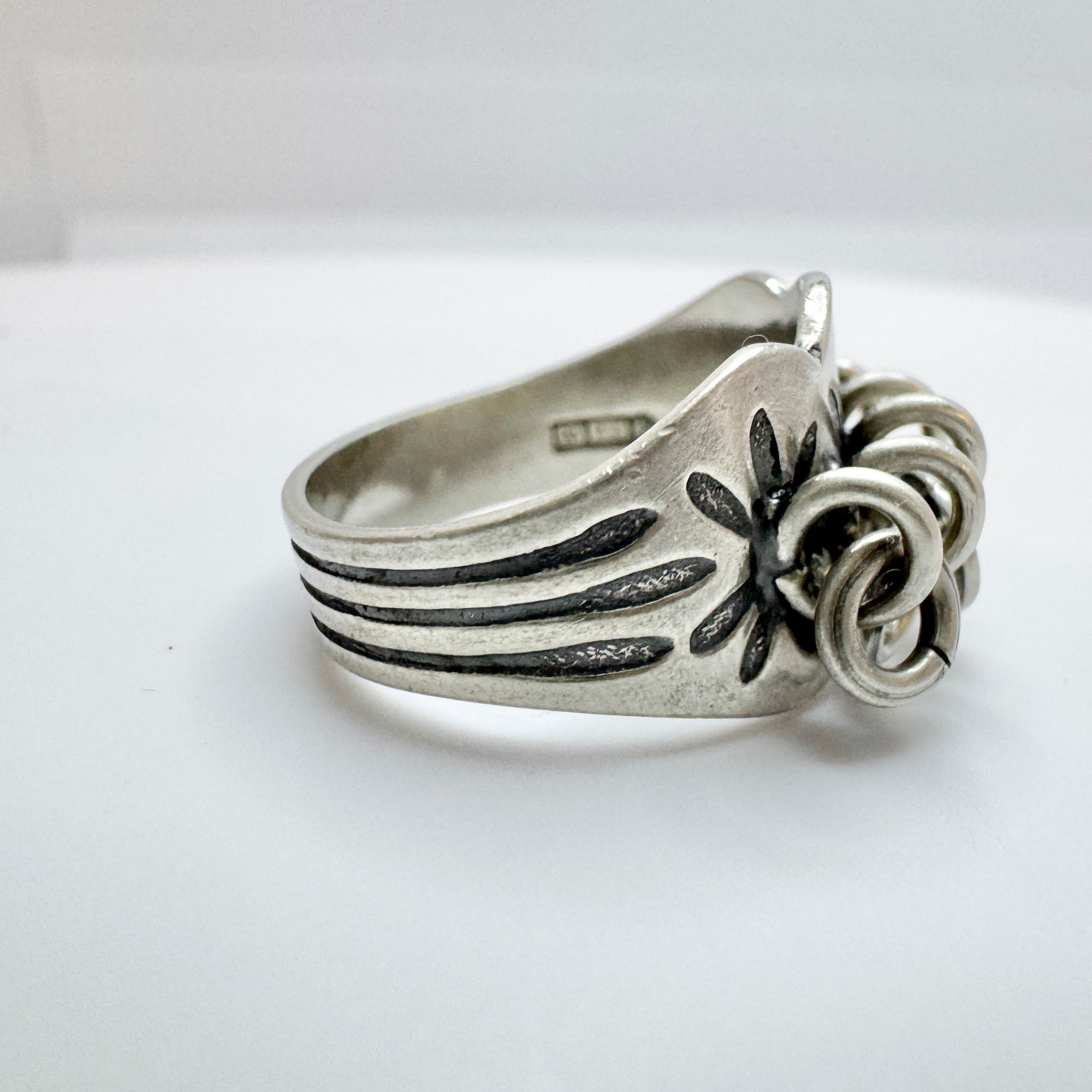 Kalevala Koru カレヴァラ コル フィンランド スターリング Kalevala Koru, Finland. Vintage Sami / Laplander Ring. – T