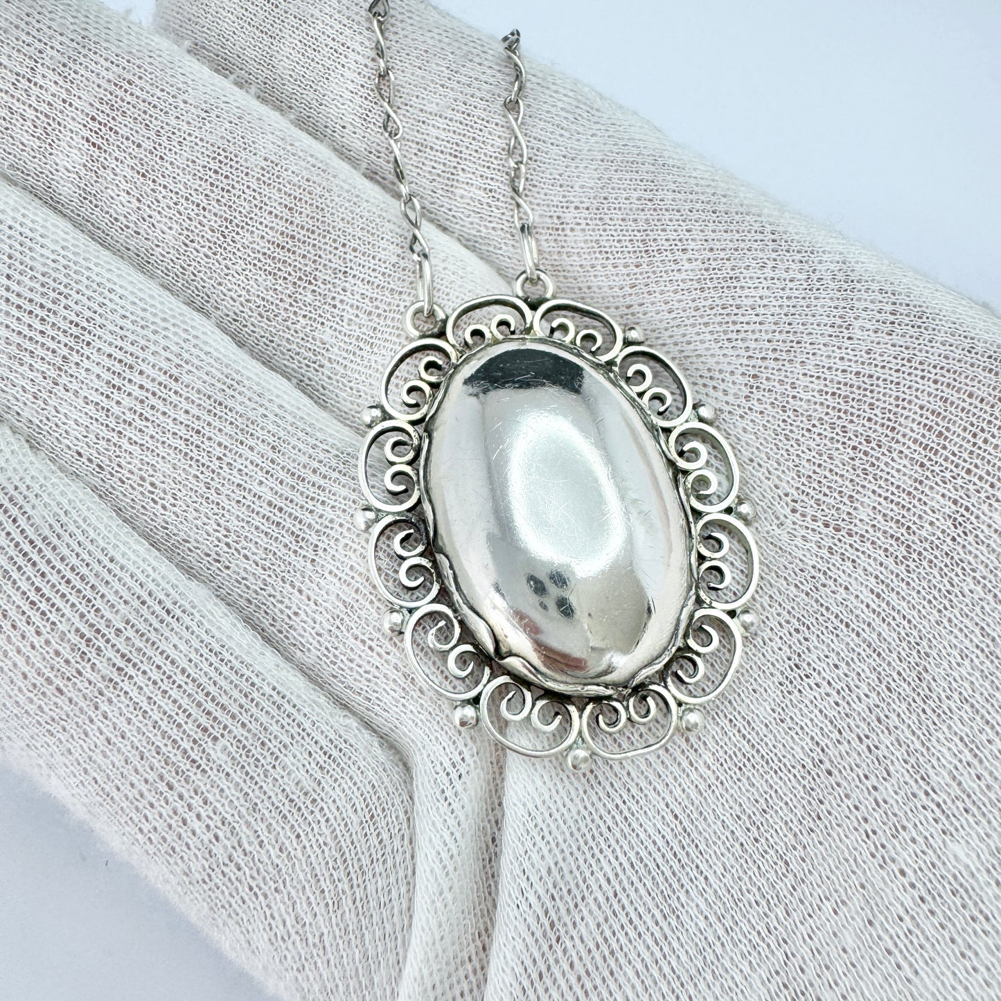 Erikson & Kromann, Denmark c 1950s. Vintage Solid Silver Pendant Long Chain Necklace.