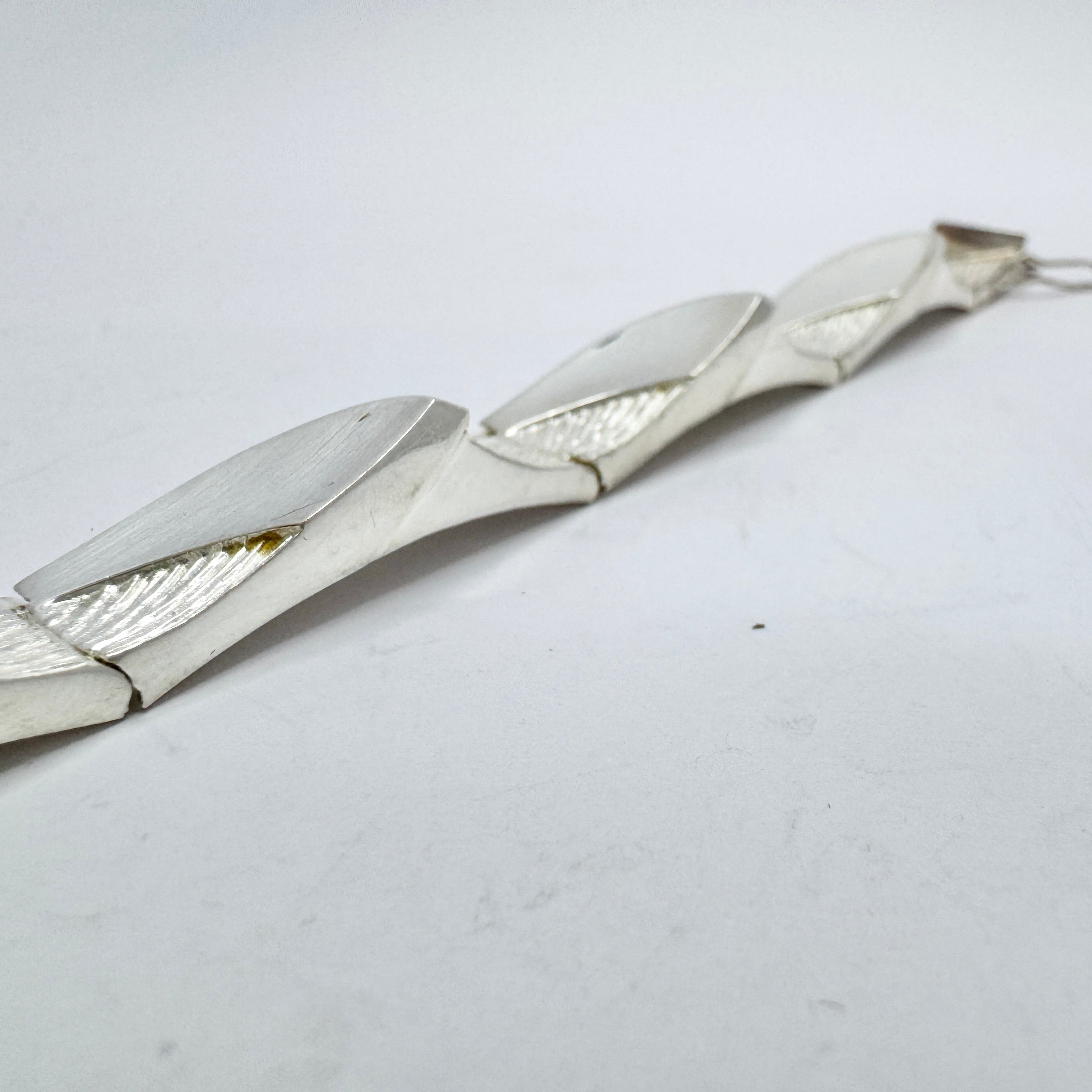 Matti J Hyvarinen, Finland. Vintage Sterling Silver Link Bracelet