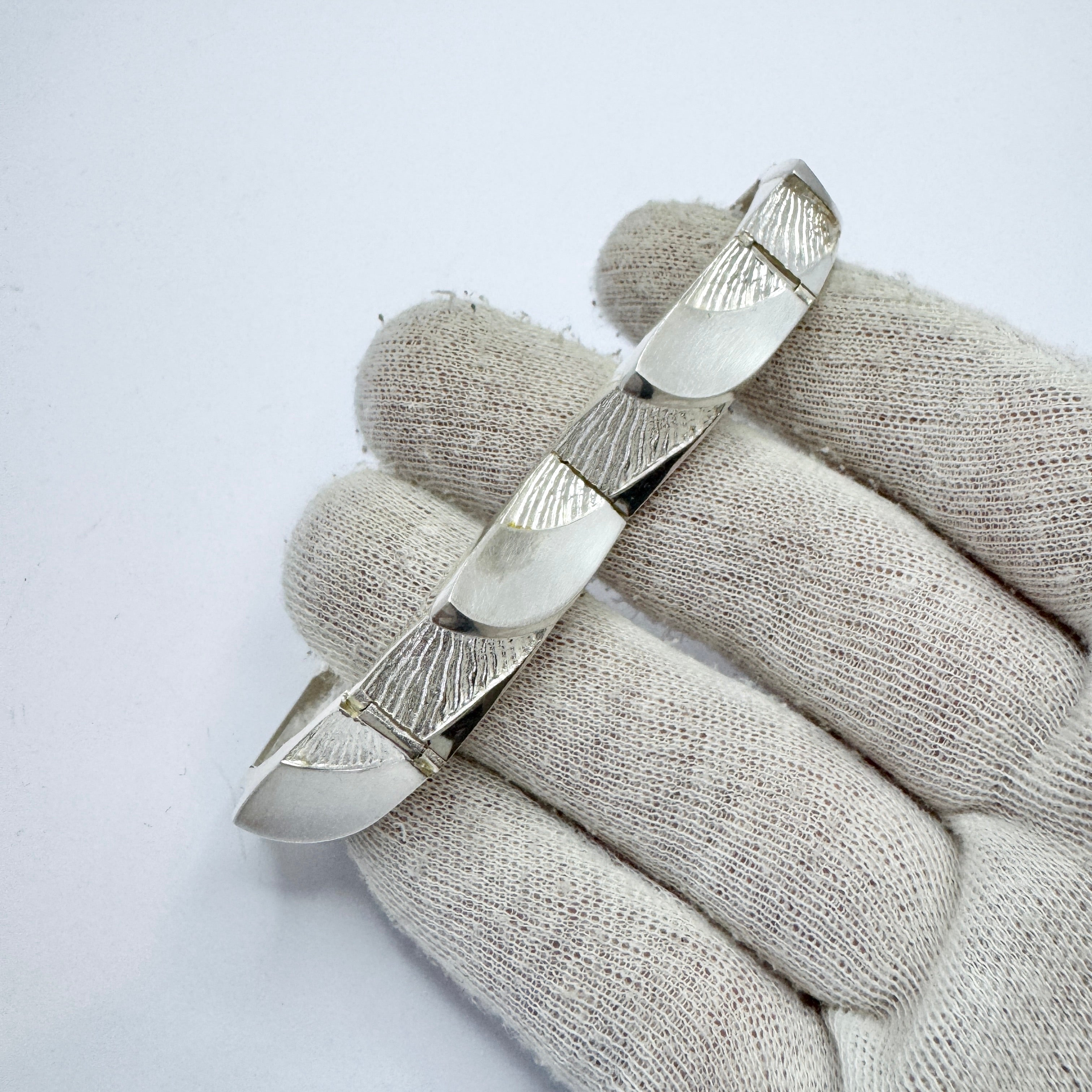Matti J Hyvarinen, Finland. Vintage Sterling Silver Link Bracelet