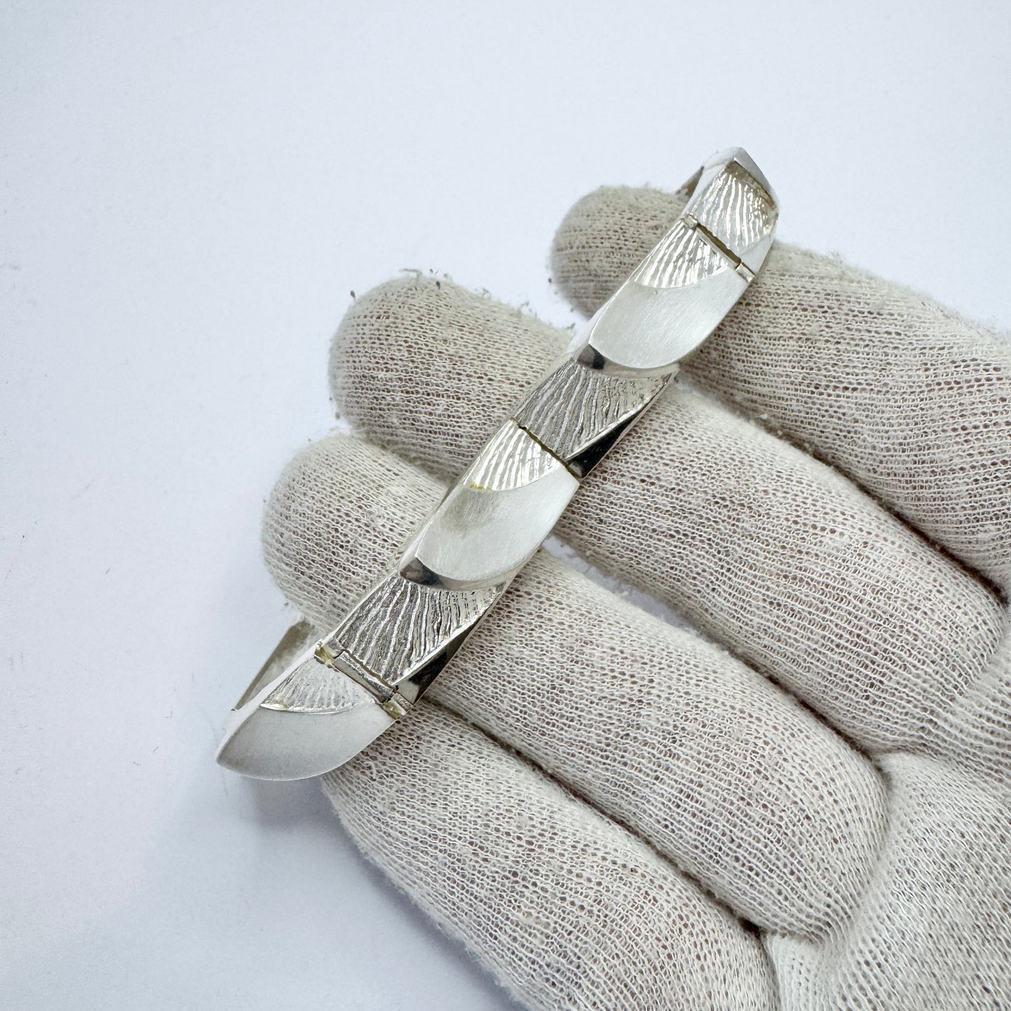 Matti J Hyvarinen, Finland. Vintage Sterling Silver Link Bracelet.