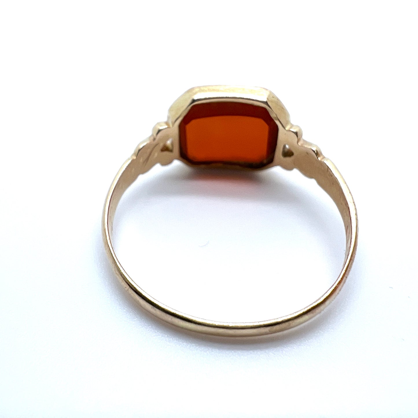 Sweden 1918. Antique 18k Gold Carnelian Signet Ring.