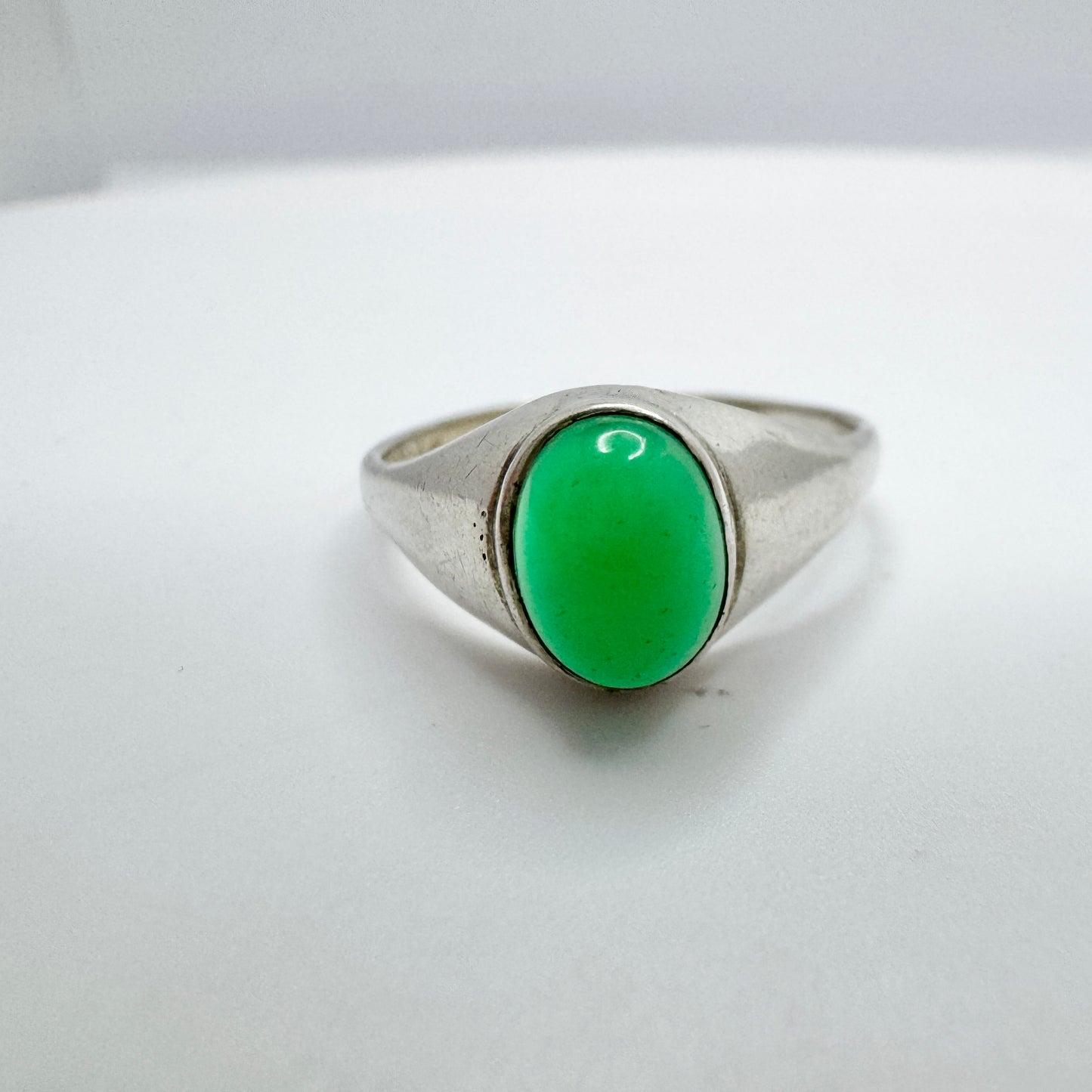 Frey & Co, Germany 1950-60s. Solid Silver Chrysoprase Ring.