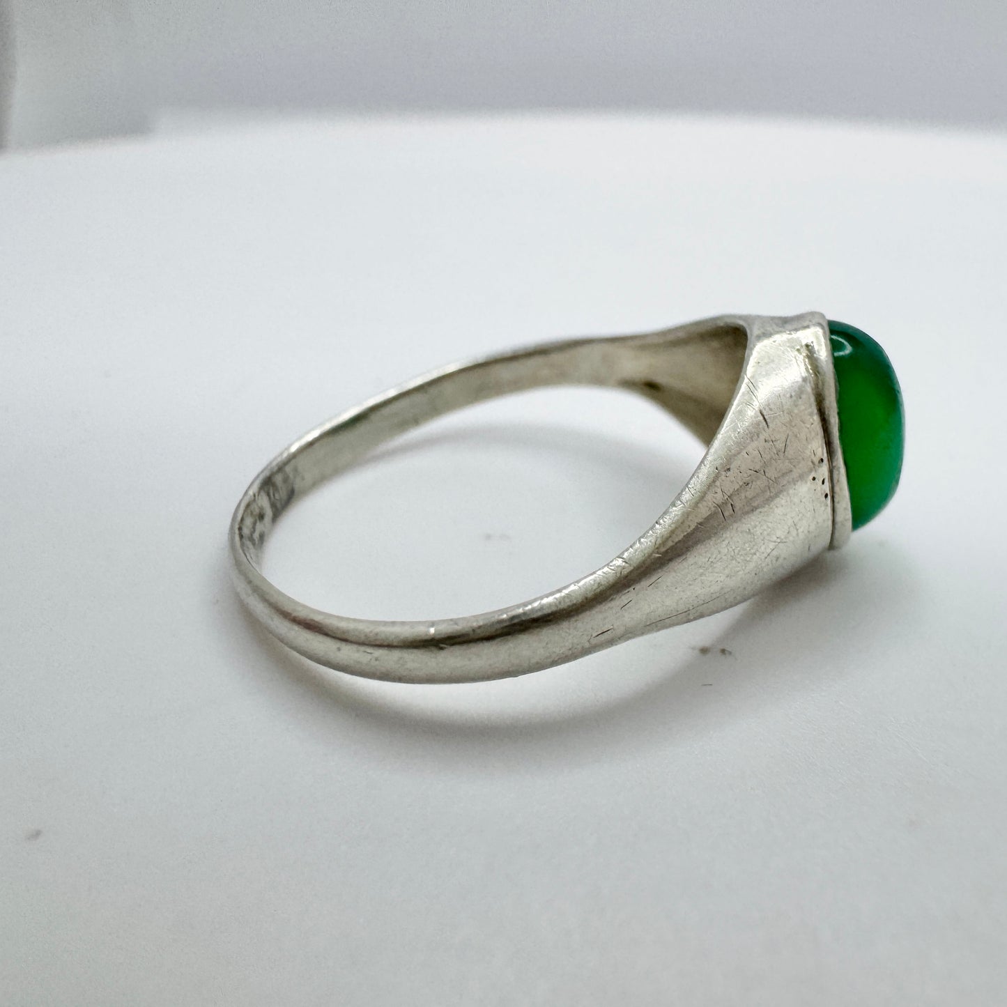 Frey & Co, Germany 1950-60s. Solid Silver Chrysoprase Ring.