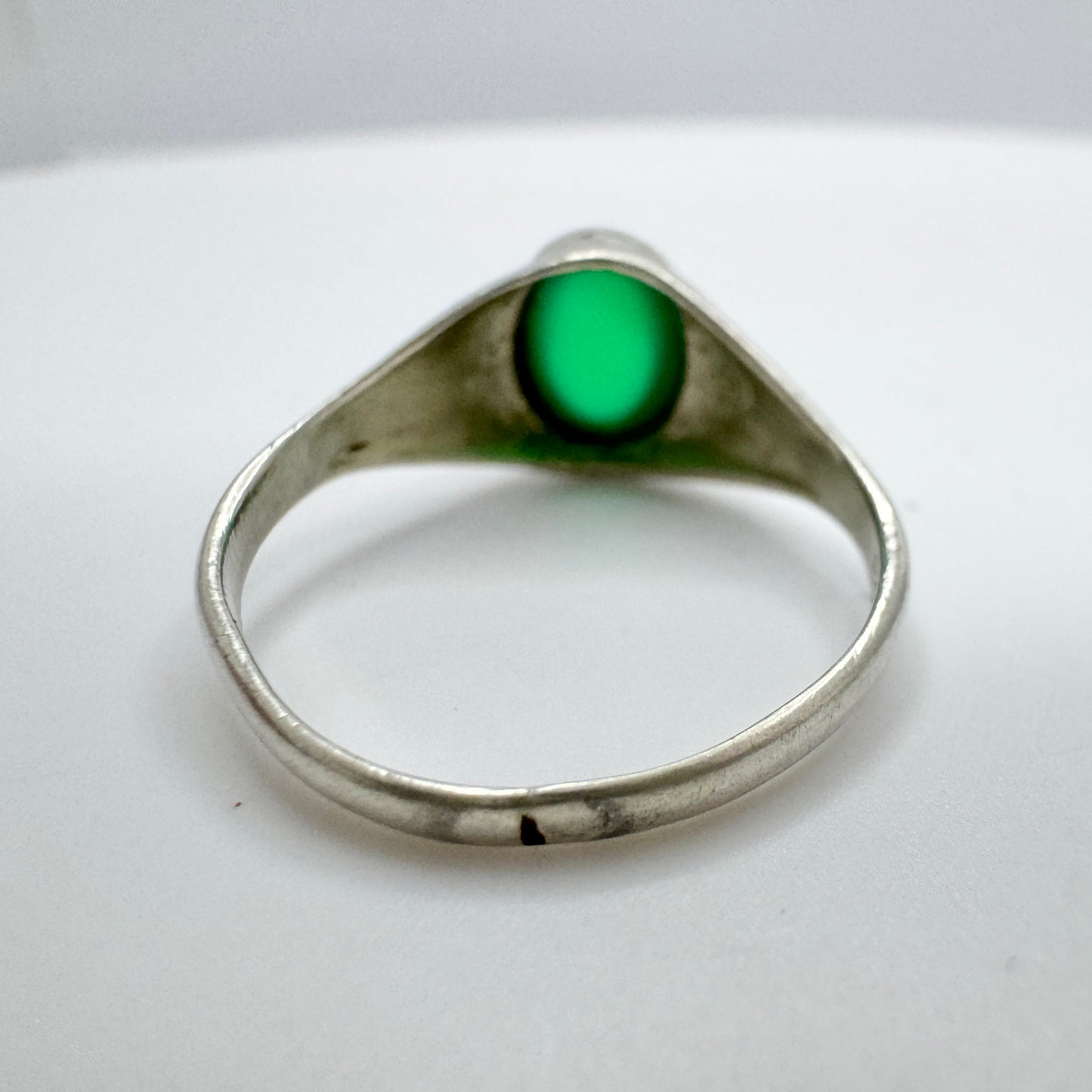 Frey & Co, Germany 1950-60s. Solid Silver Chrysoprase Ring.
