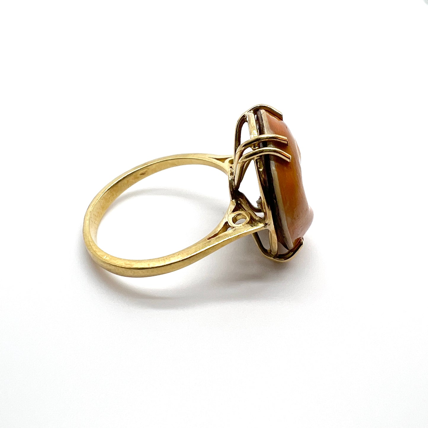 Vintage 18k Gold Eye of Saint Lucia Ring.