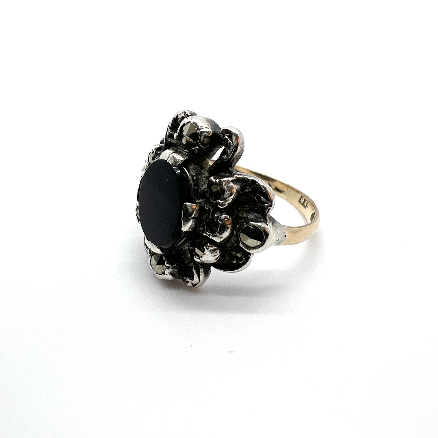 Nordiska Juvelaktiebolaget, Sweden 1932. Art Deco 18k Gold Silver Onyx Marcasite Ring