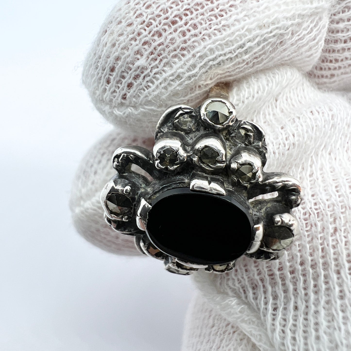 Nordiska Juvelaktiebolaget, Sweden 1932. Art Deco 18k Gold Silver Onyx Marcasite Ring