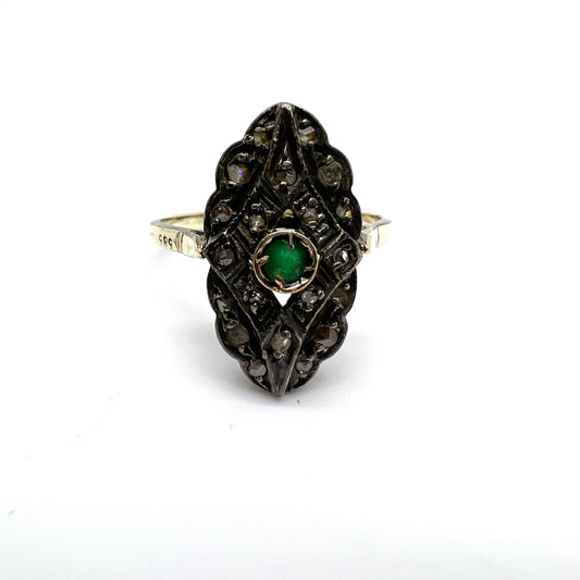 Vintage 14k Gold Emerald Diamond Chips Ring.