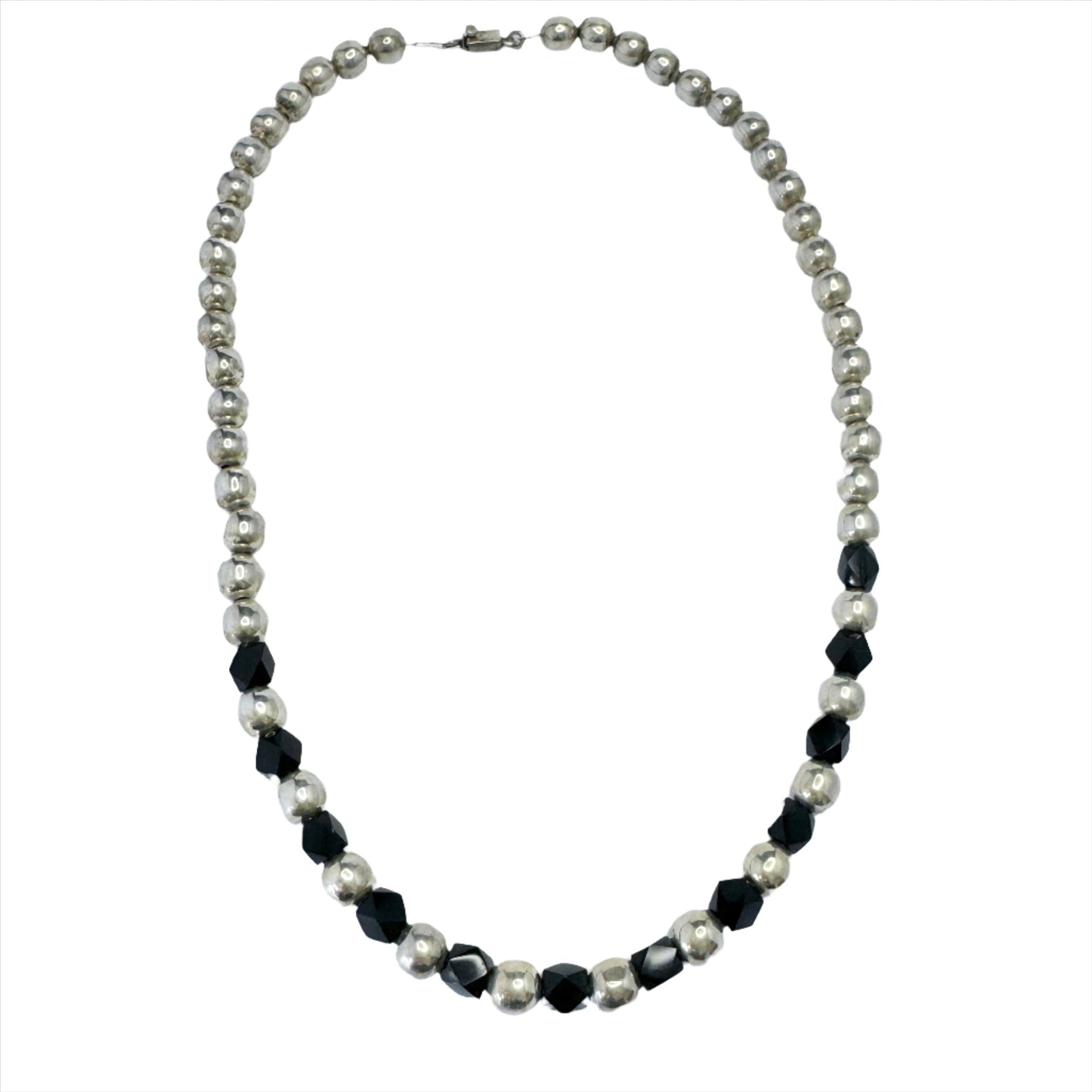 Mexico. Bold Vintage Sterling Silver Onyx Necklace