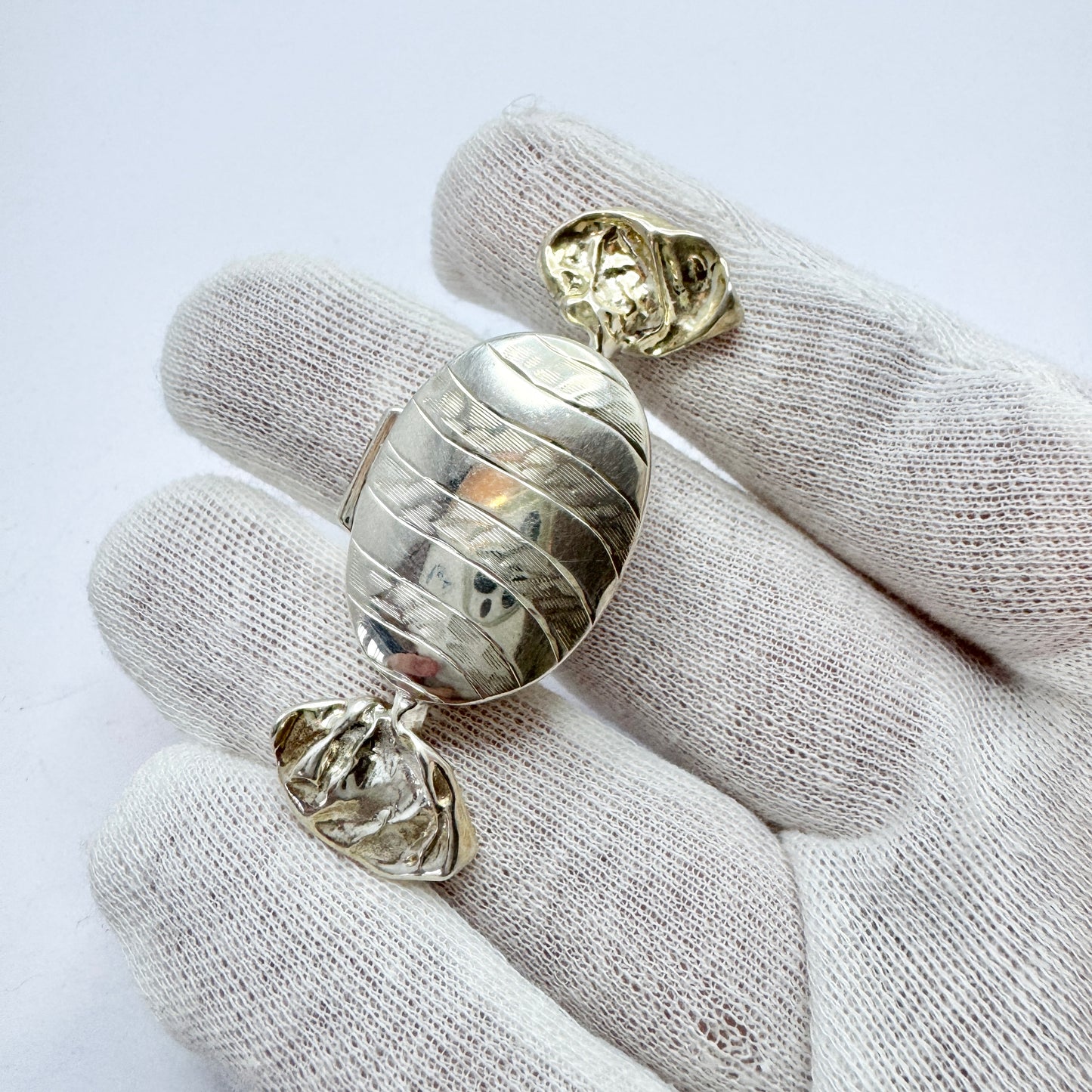 Vintage Sterling Silver Candy Pill Box.