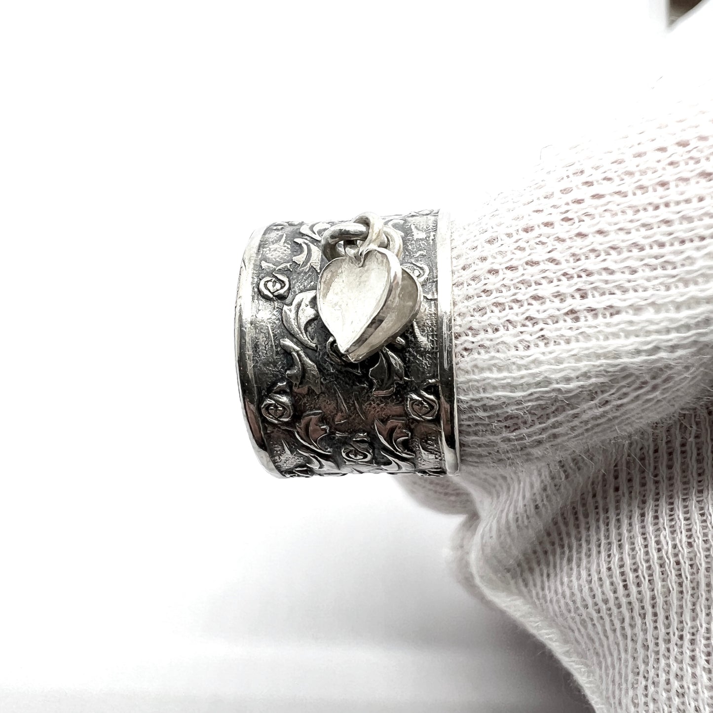 Victor Janson, Sweden 1962. Vintage Solid Silver Heart Charm Ring.