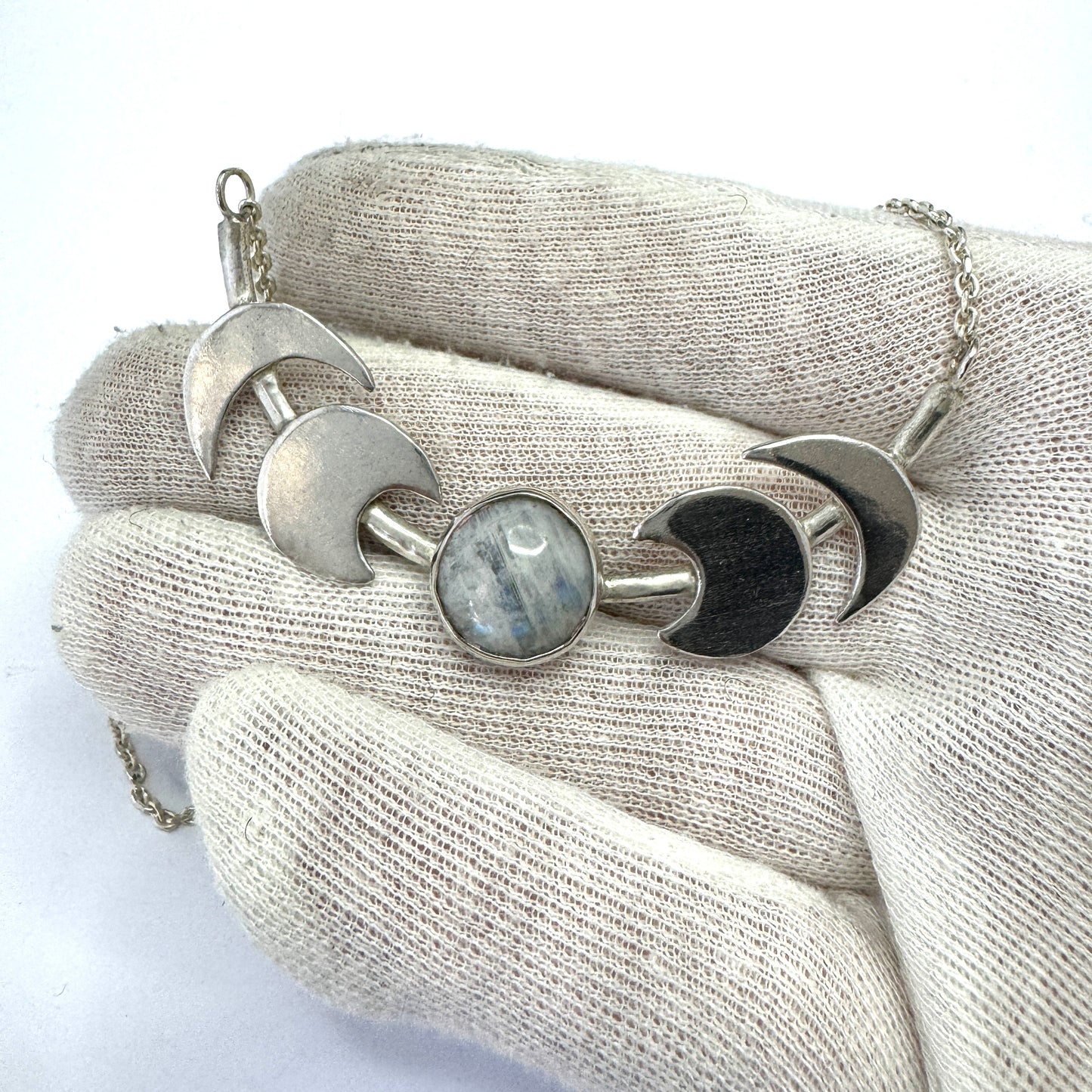 Vintage Sterling Silver Light Blue Labradorite Necklace.