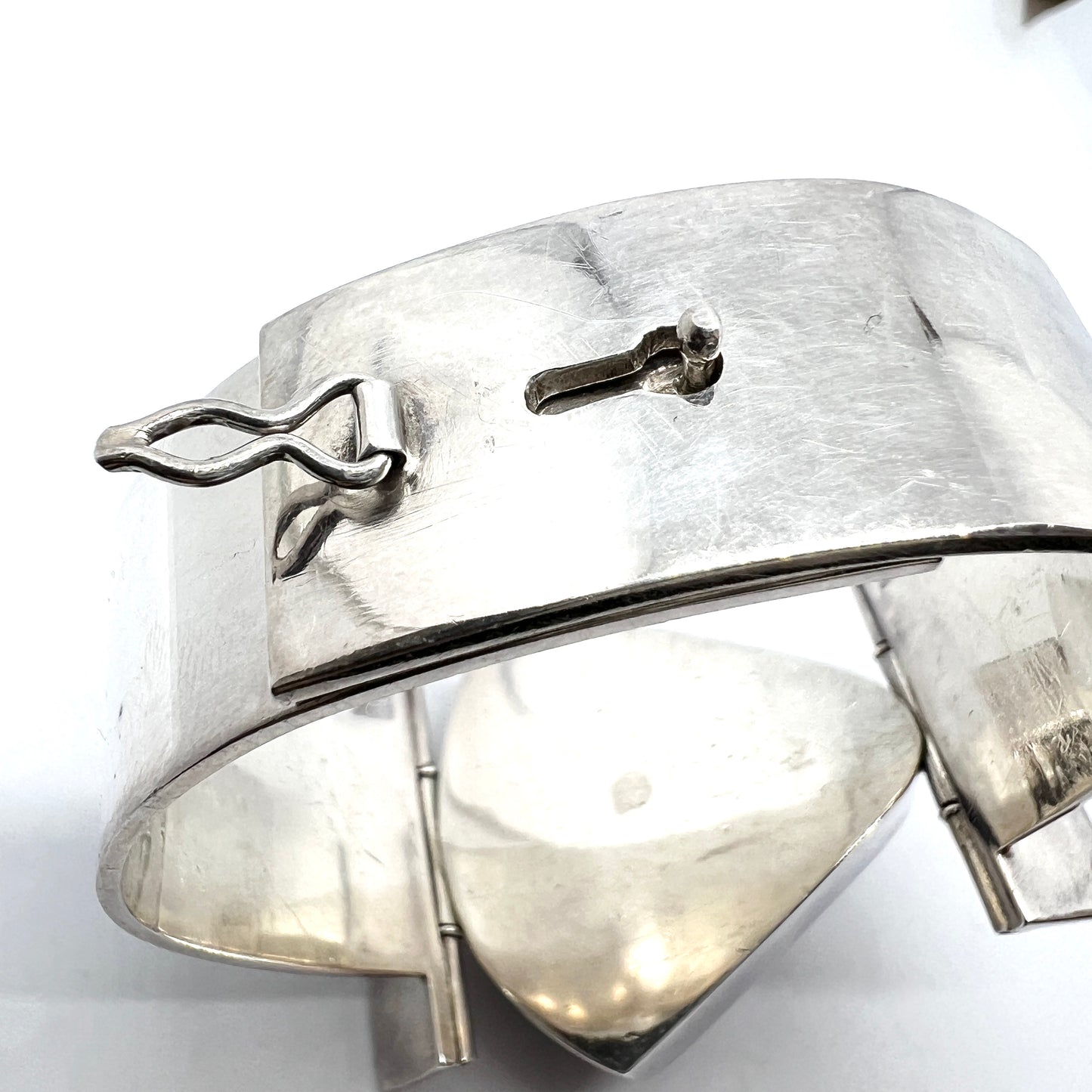 Alf Halldin, Sweden 1969. Massive Vintage Sterling Silver Amethyst Hinged Bangle Bracelet.