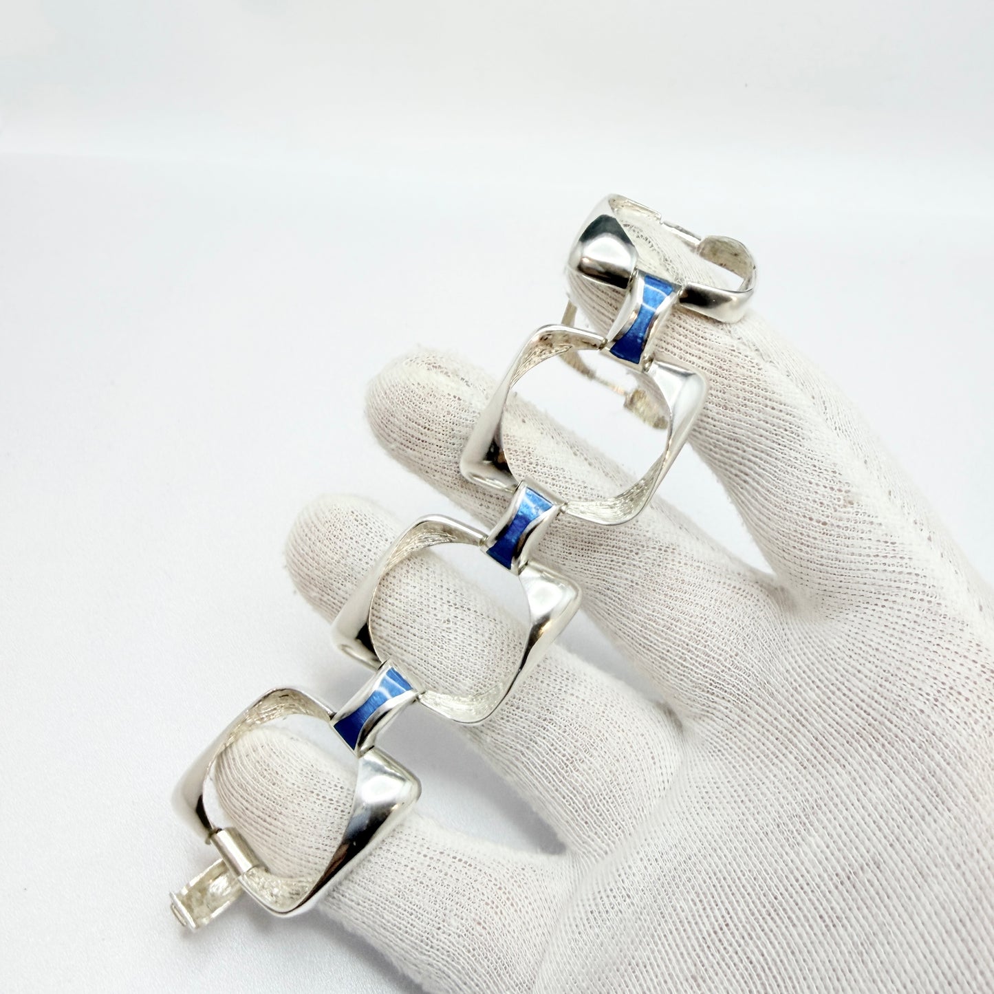 Oreficeria Medicea di Urei Rosanna, Italy ca 1980s. Vintage Sterling Silver Enamel Bracelet.