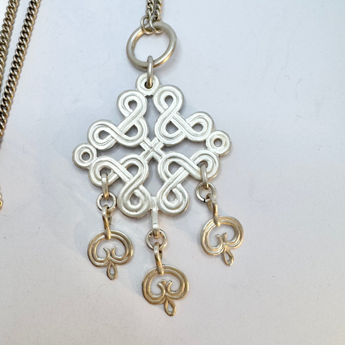 JF Henriksson for Kalevala Koru, Finland 1941. Rare WW2-era Silver Pendant Necklace.