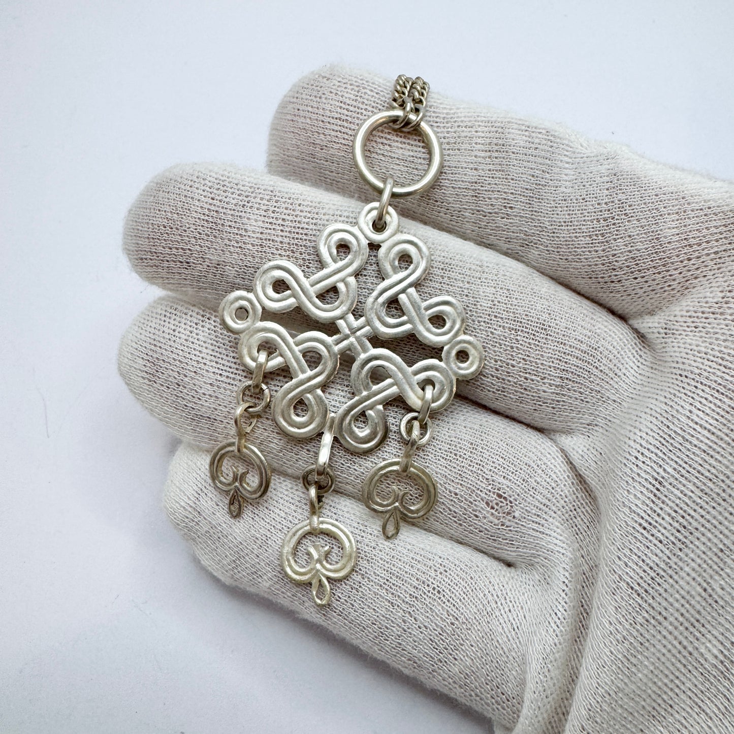JF Henriksson for Kalevala Koru, Finland 1941. Rare WW2-era Silver Pendant Necklace.