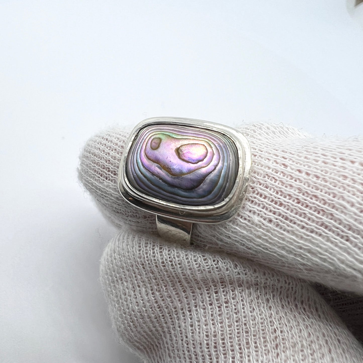 Maker GS Vintage 1960s. Solid Silver Abalone Ring.