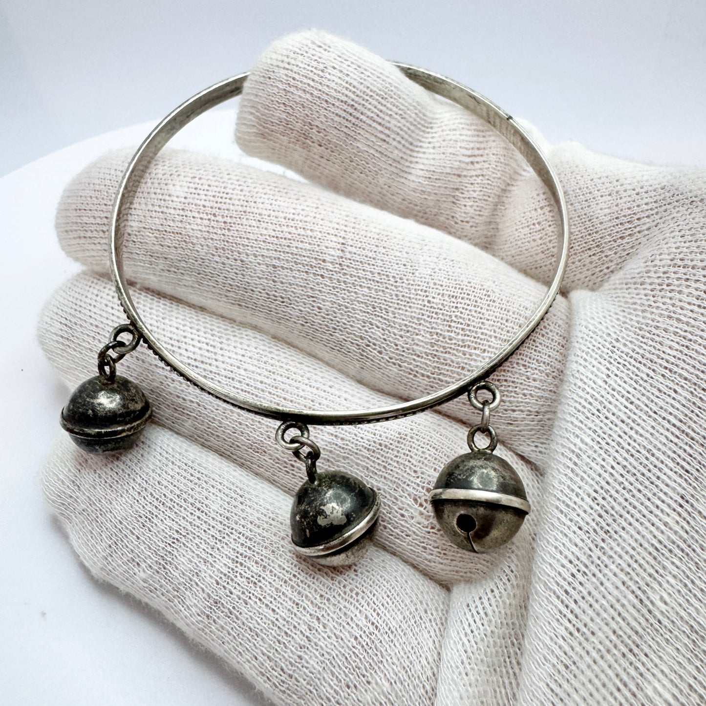Vintage Solid Silver Bell Charm Bangle Bracelet.